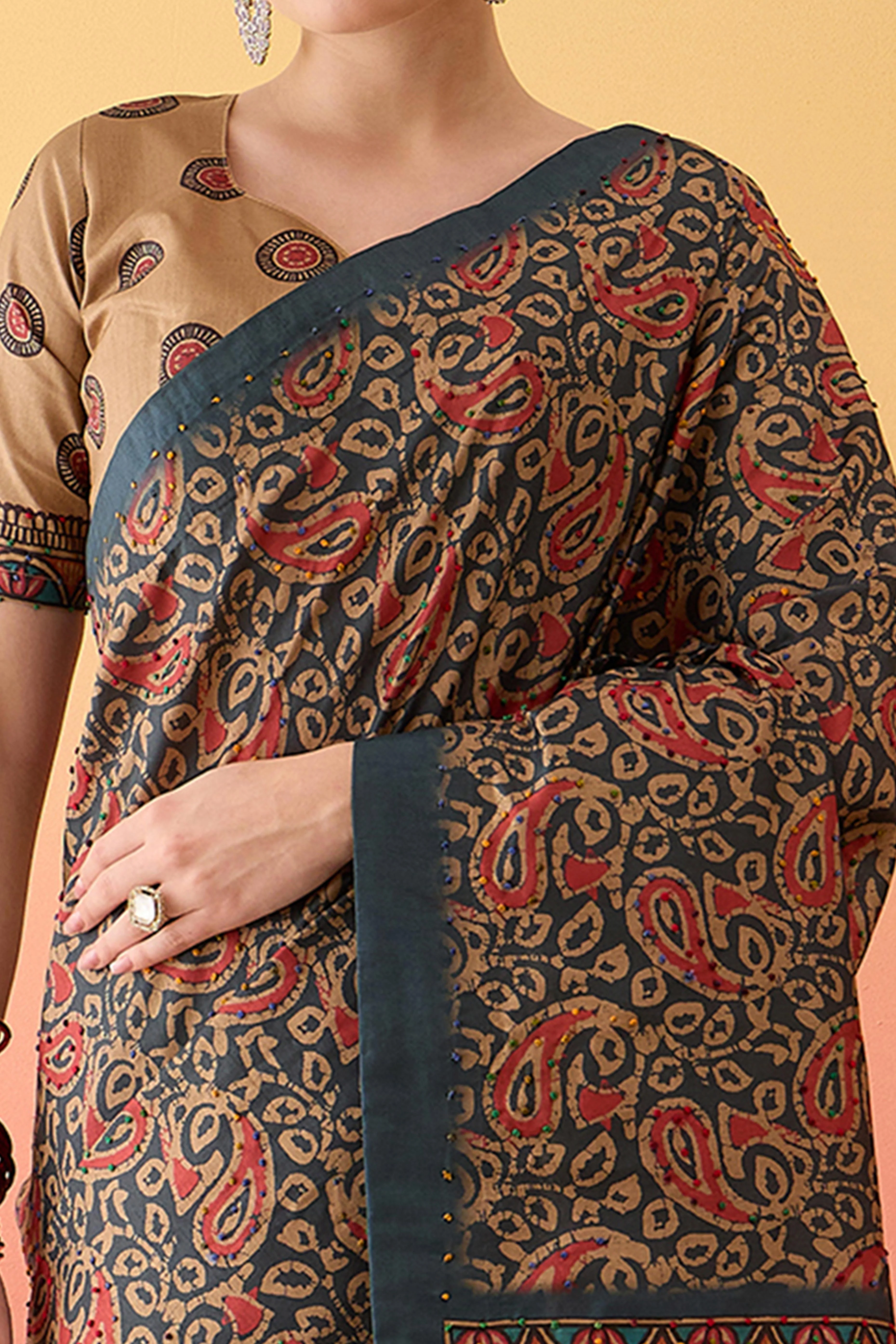 Grey Printed Kalamkari Cotton Silk Saree Exquisite Knot Work Detailing Ethnic Charm - Image 2