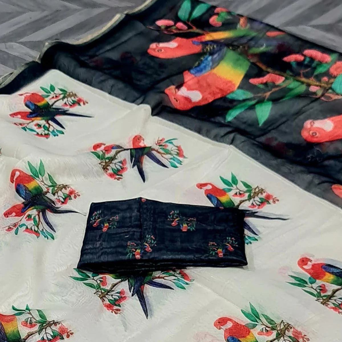 Off White Floral Printed Linen Cotton Saree - Image 2