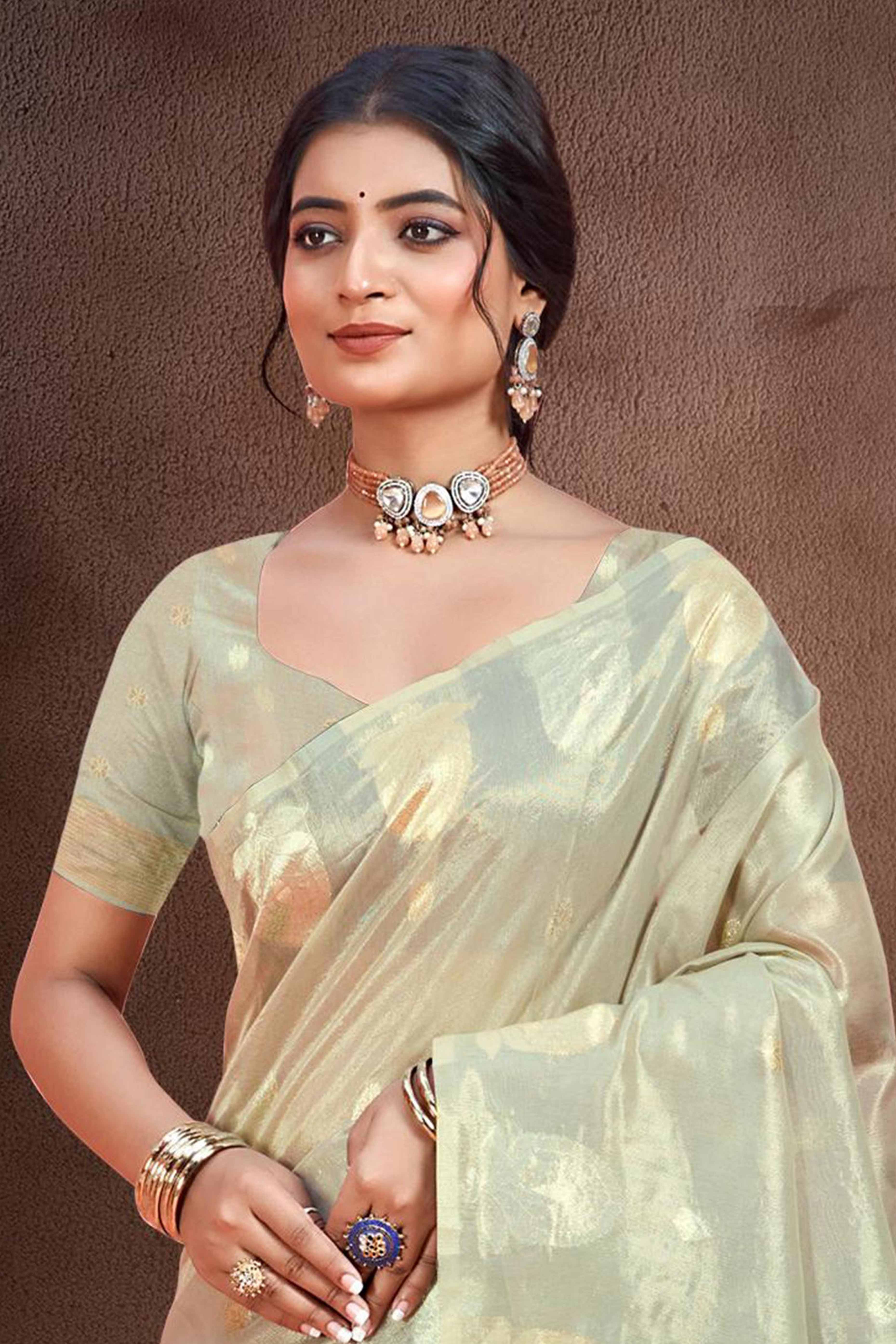Grey Saree with Traditional Zari Detailing in Munga Kota Doria - Image 3