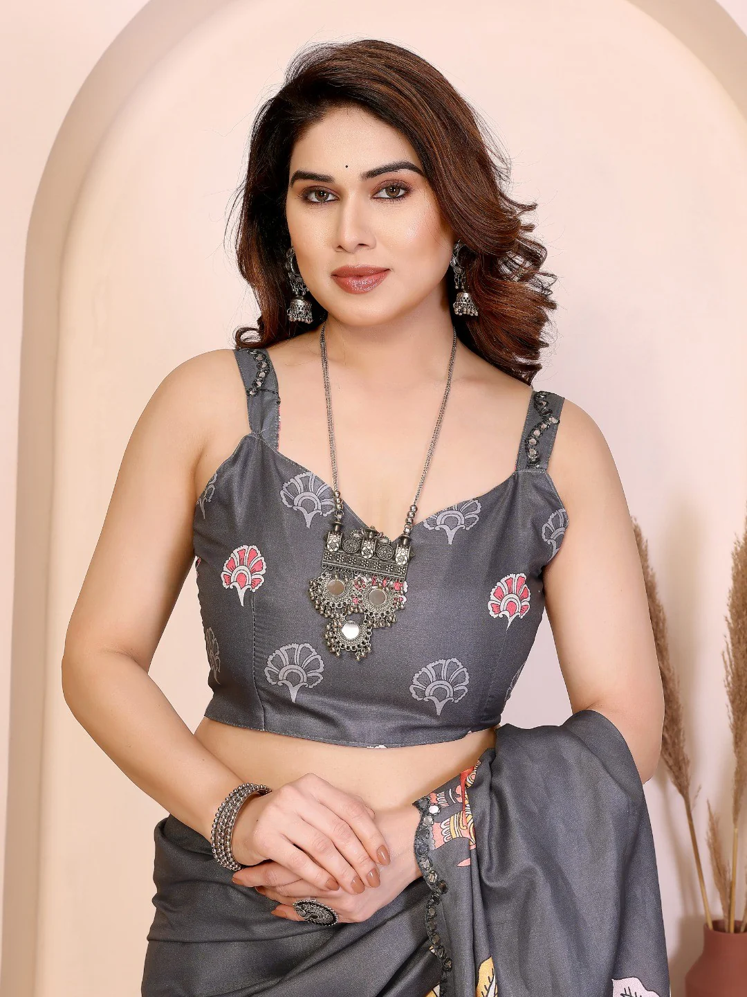 Grey Silk Blend Saree with Digital Print & Mirror Embellished Border - Image 4