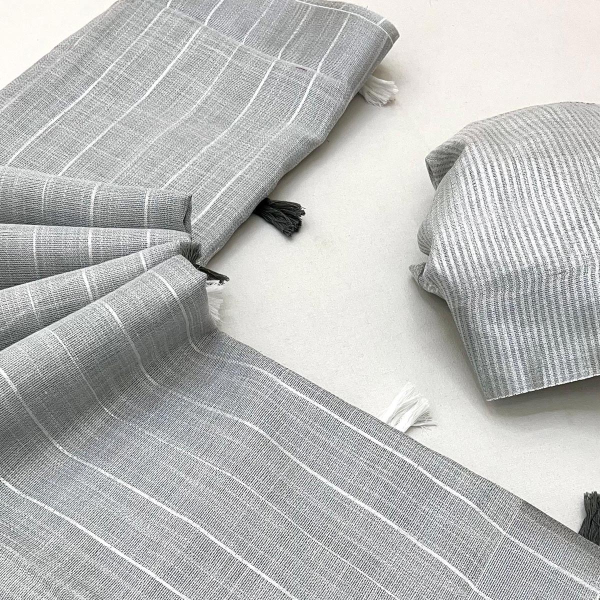 Grey Zari Woven Linen Saree With Tassels - Image 2
