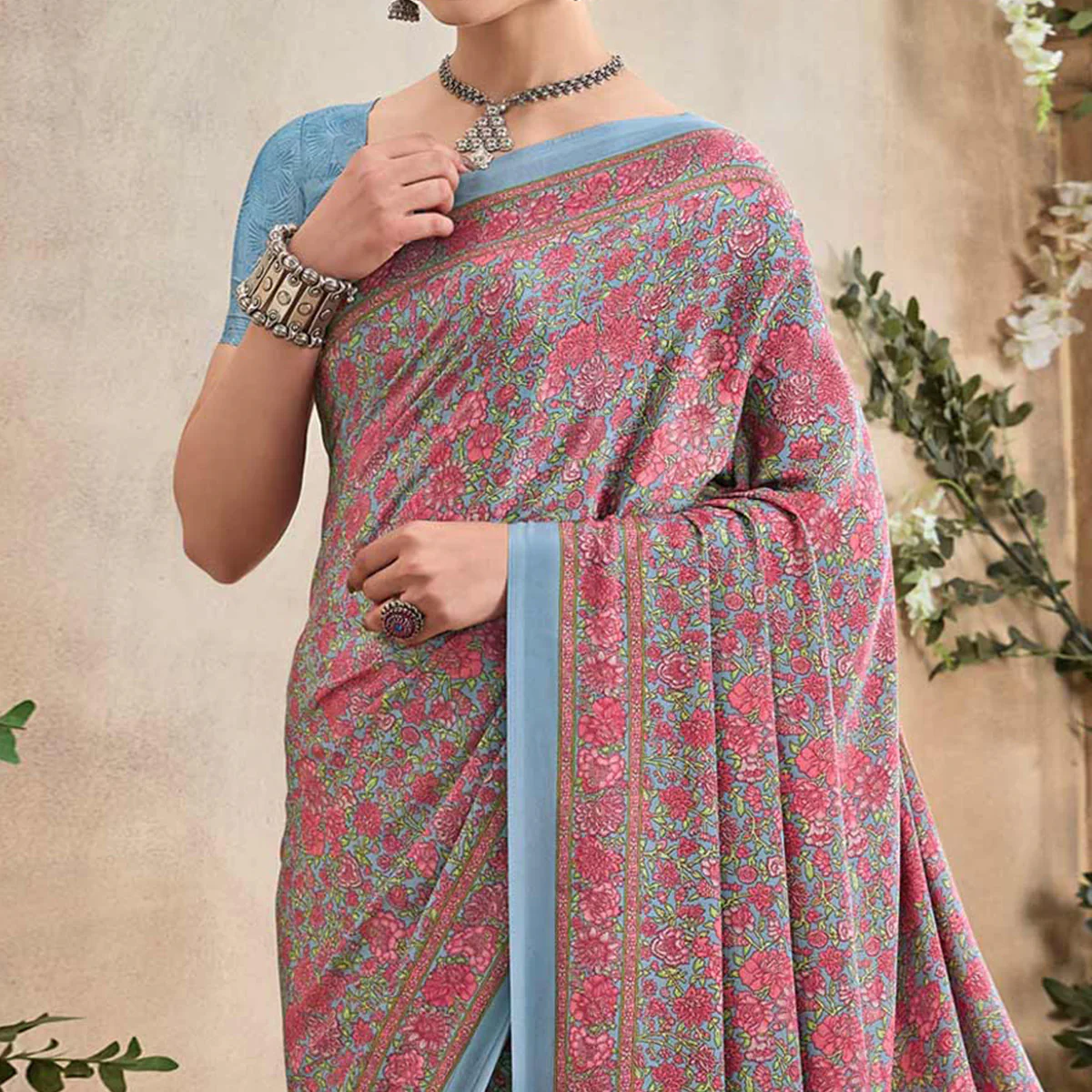 Greyish Blue Floral Printed Crepe Silk Saree - Image 3