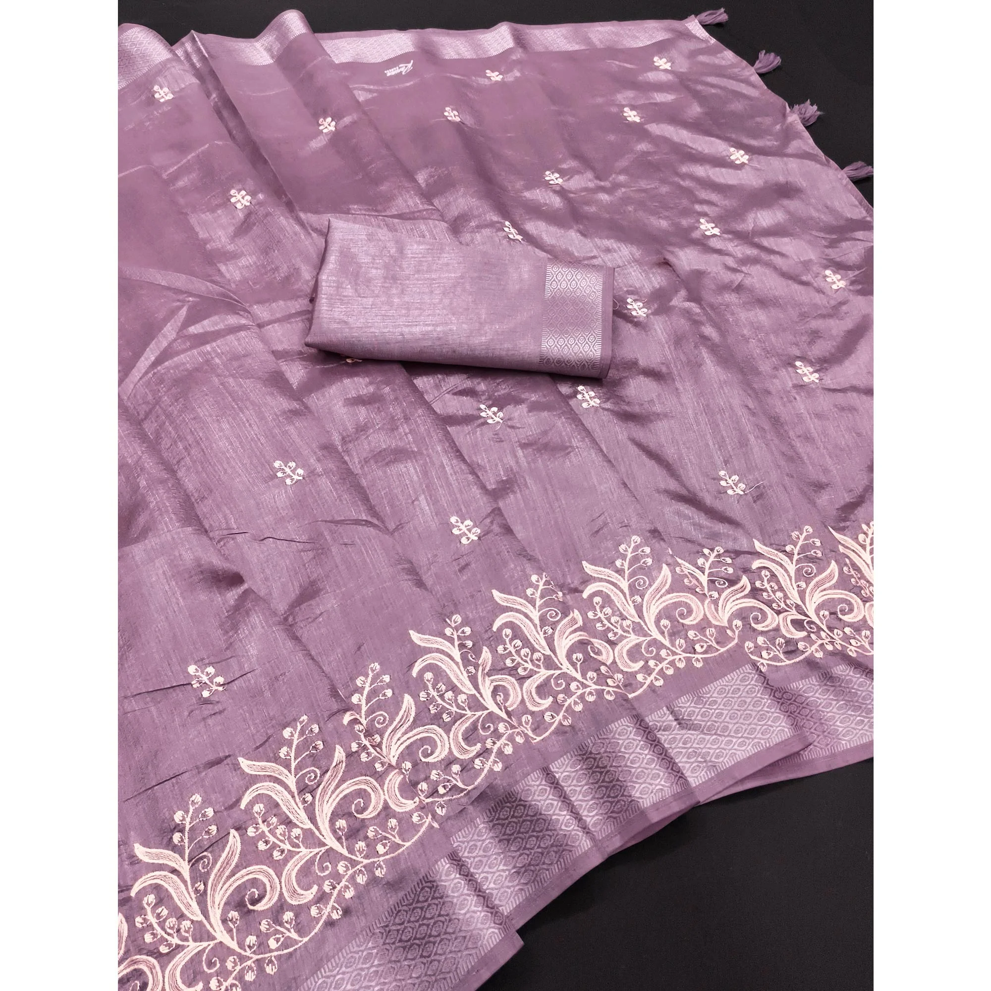 Lavender Art Silk Saree Adorned With Delicate Floral Embroidery & Stylish Tassel Pallu - Image 3