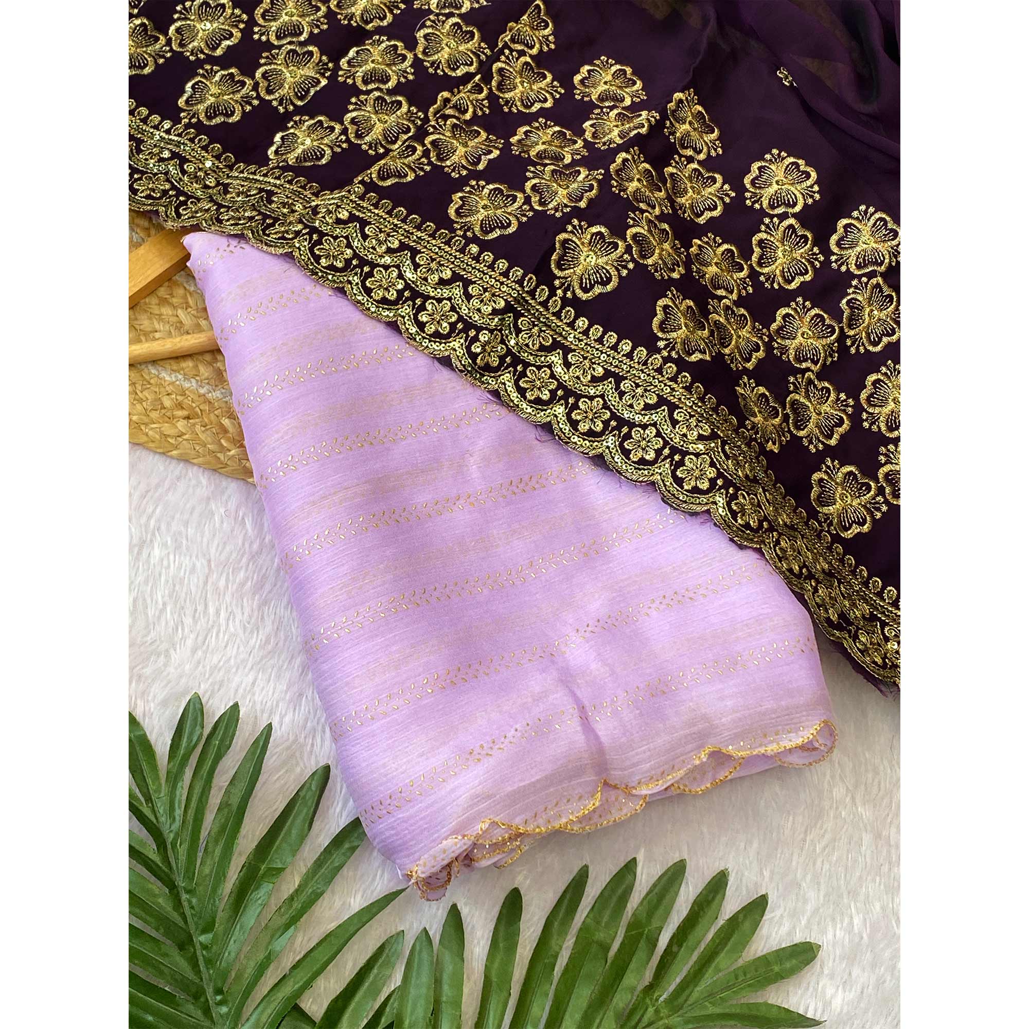 Lavender Chiffon Saree with Sleek Foil Printing and Flowing Lightweight Drape - Image 5