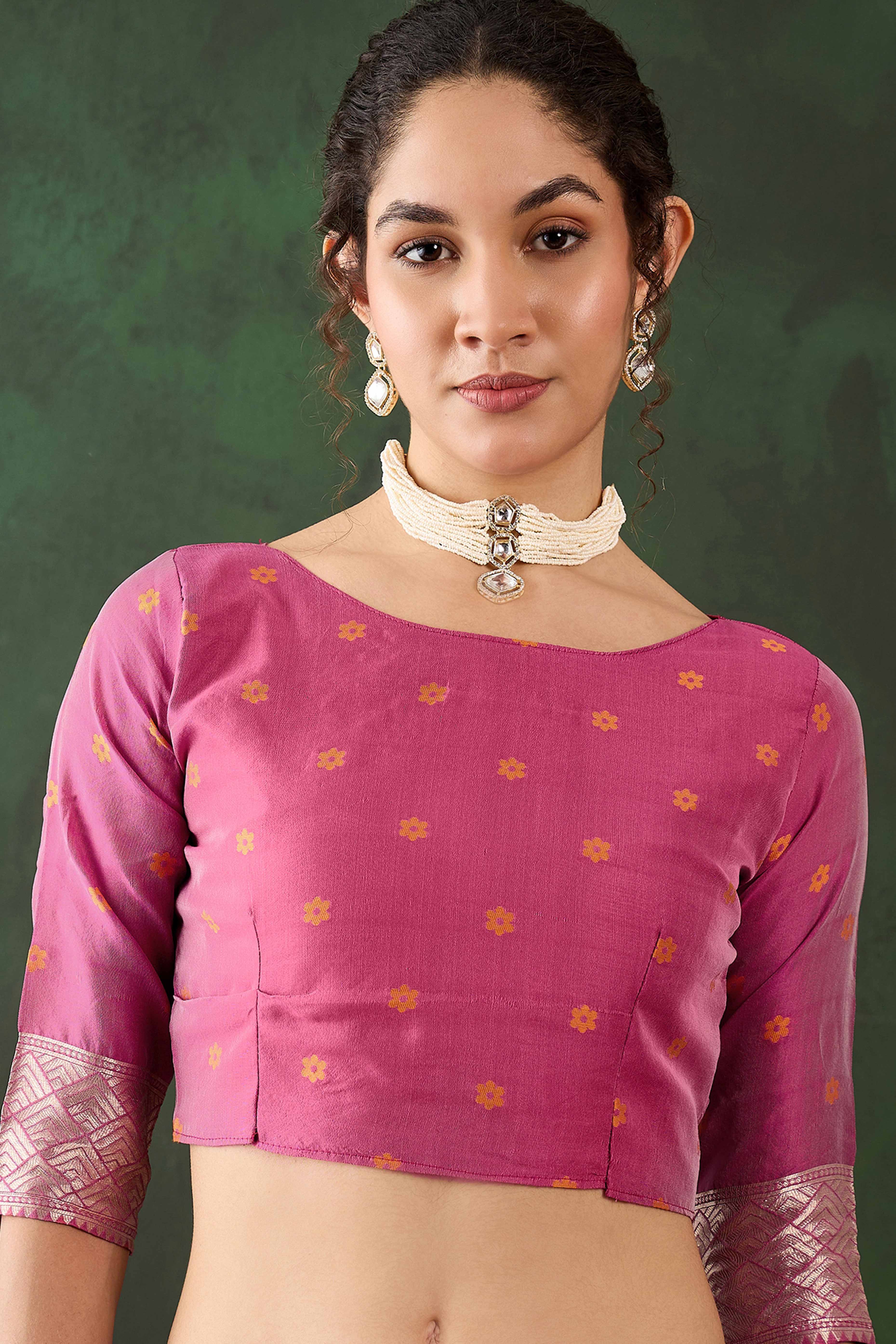 Lavender Cotton Blend Saree Adorned With Intricate Floral Zari Weaving & A Stylish Tassel Pallu - Image 7