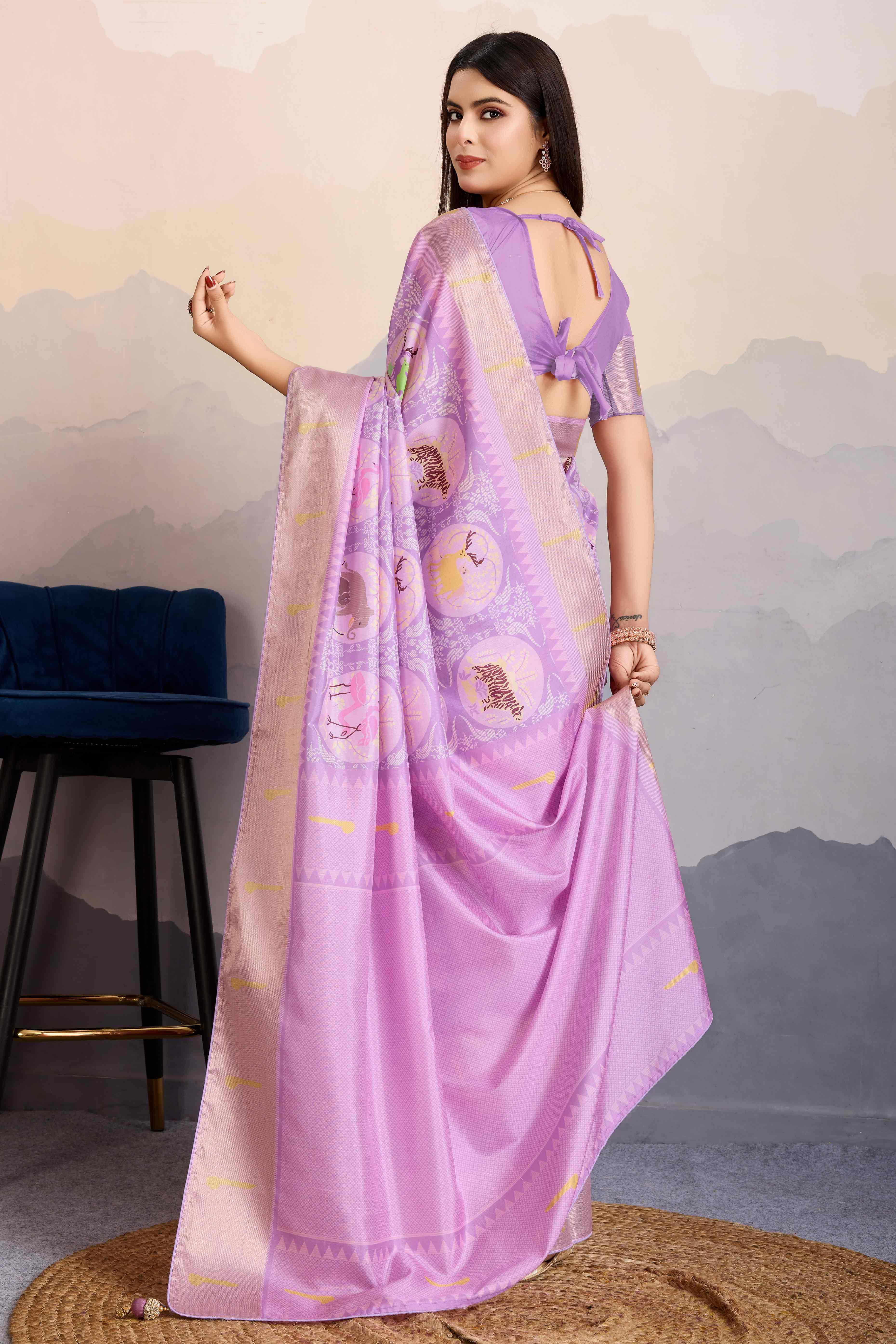 Lavender Digital Printed Dola Silk Saree With Exquisite Weaving Zari Border & Opulent Pallu - Image 4