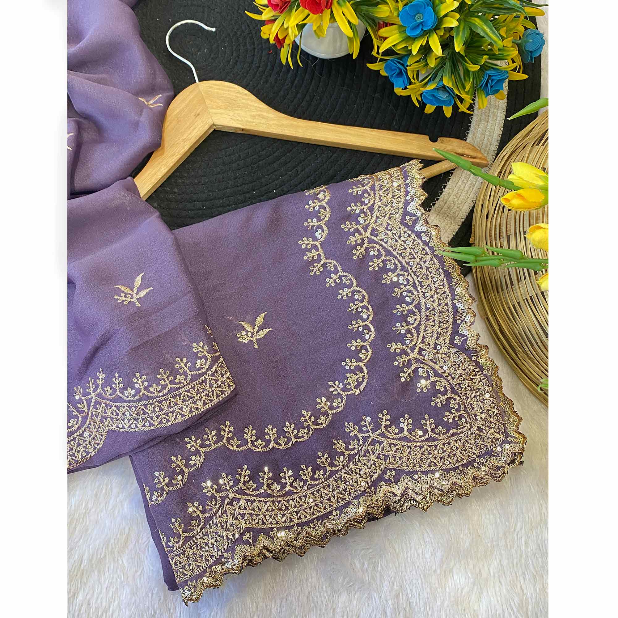 Lavender Embroidered Star Georgette Saree Designed for Stylish Party Wear - Image 4