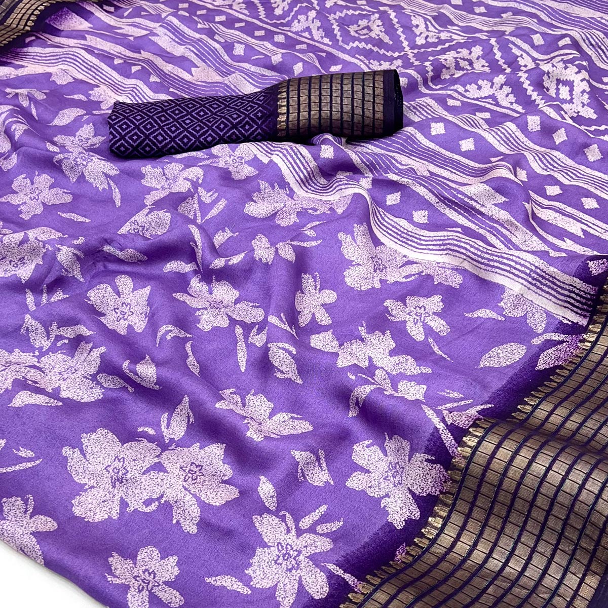 Lavender Floral Printed Georgette Saree With Woven Border - Image 2