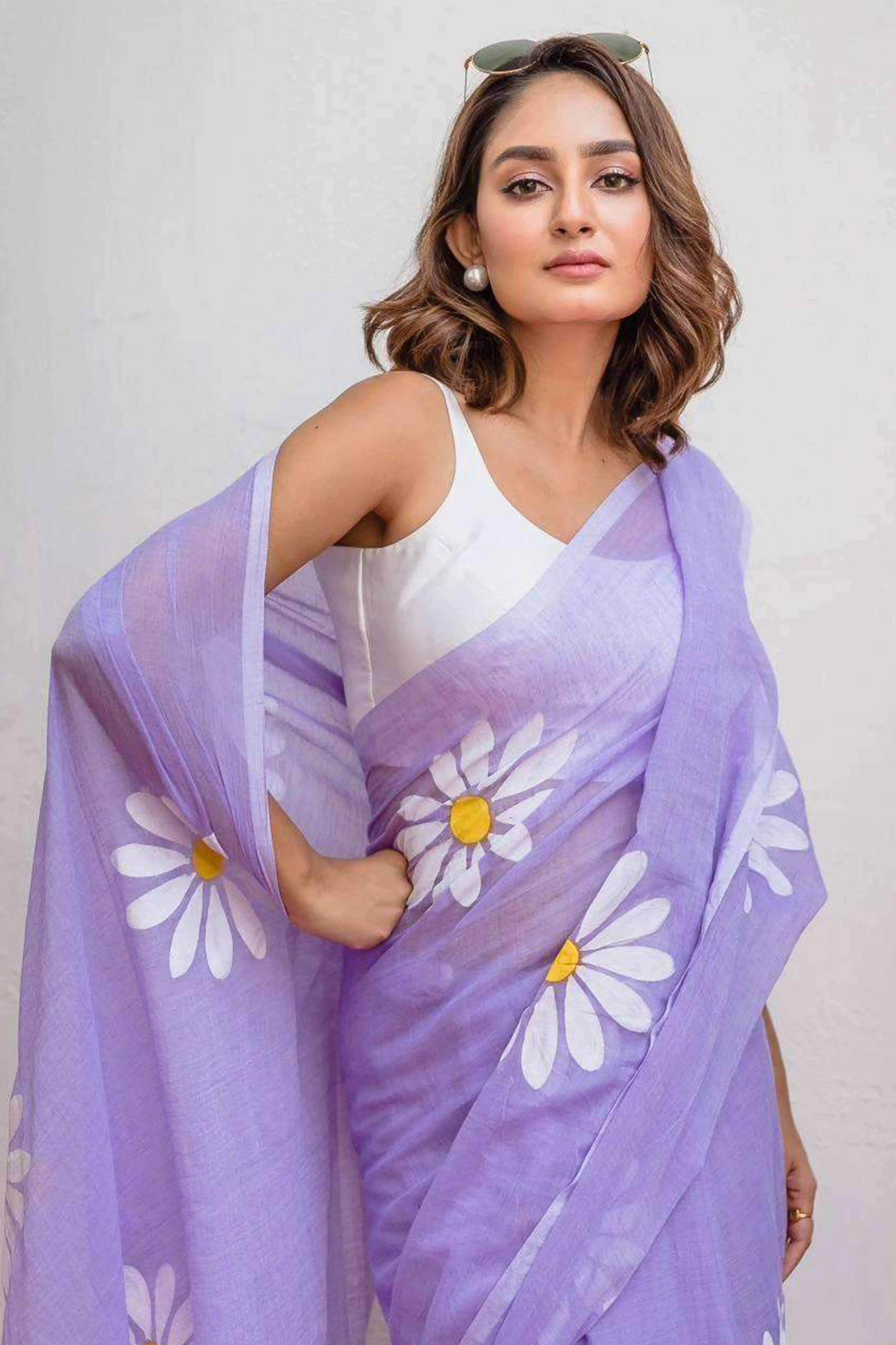 Lavender Georgette Saree Featuring Delicate Floral Prints & Tassels Pallu - Image 3