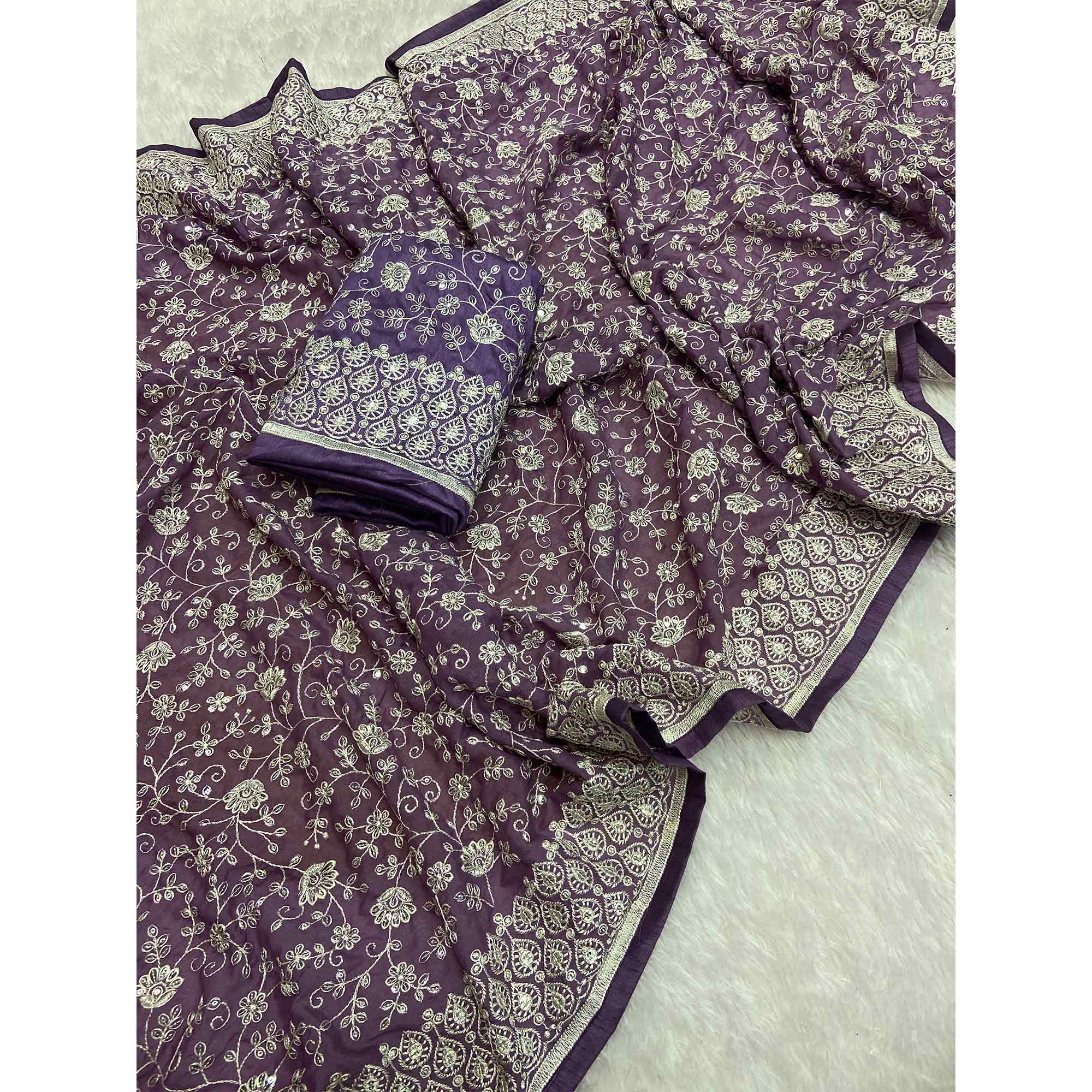 Lavender Georgette Saree With Sparkling Sequins & Delicate Floral Embroidery - Image 4