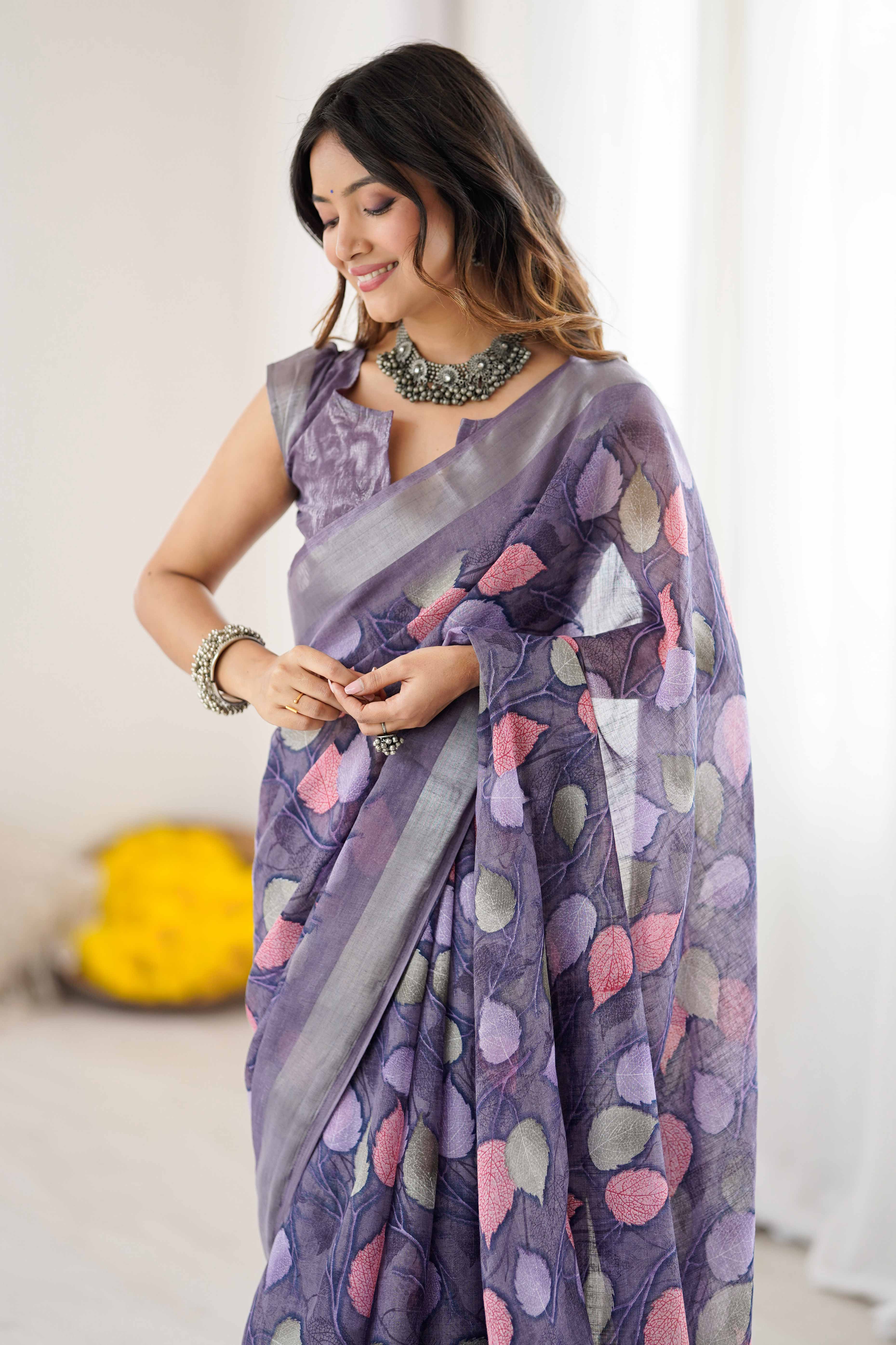 Lavender Linen Saree With Graceful All Over Leaf Pattern - Image 7