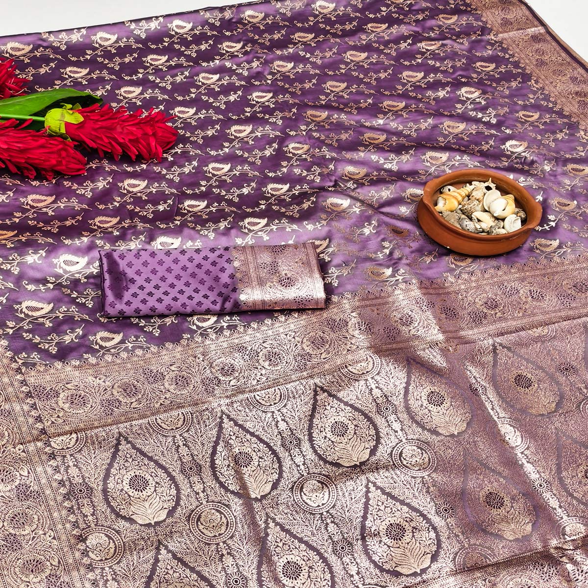 Lavender Silk Saree with Classic Zari Butti Woven Patterns - Image 2