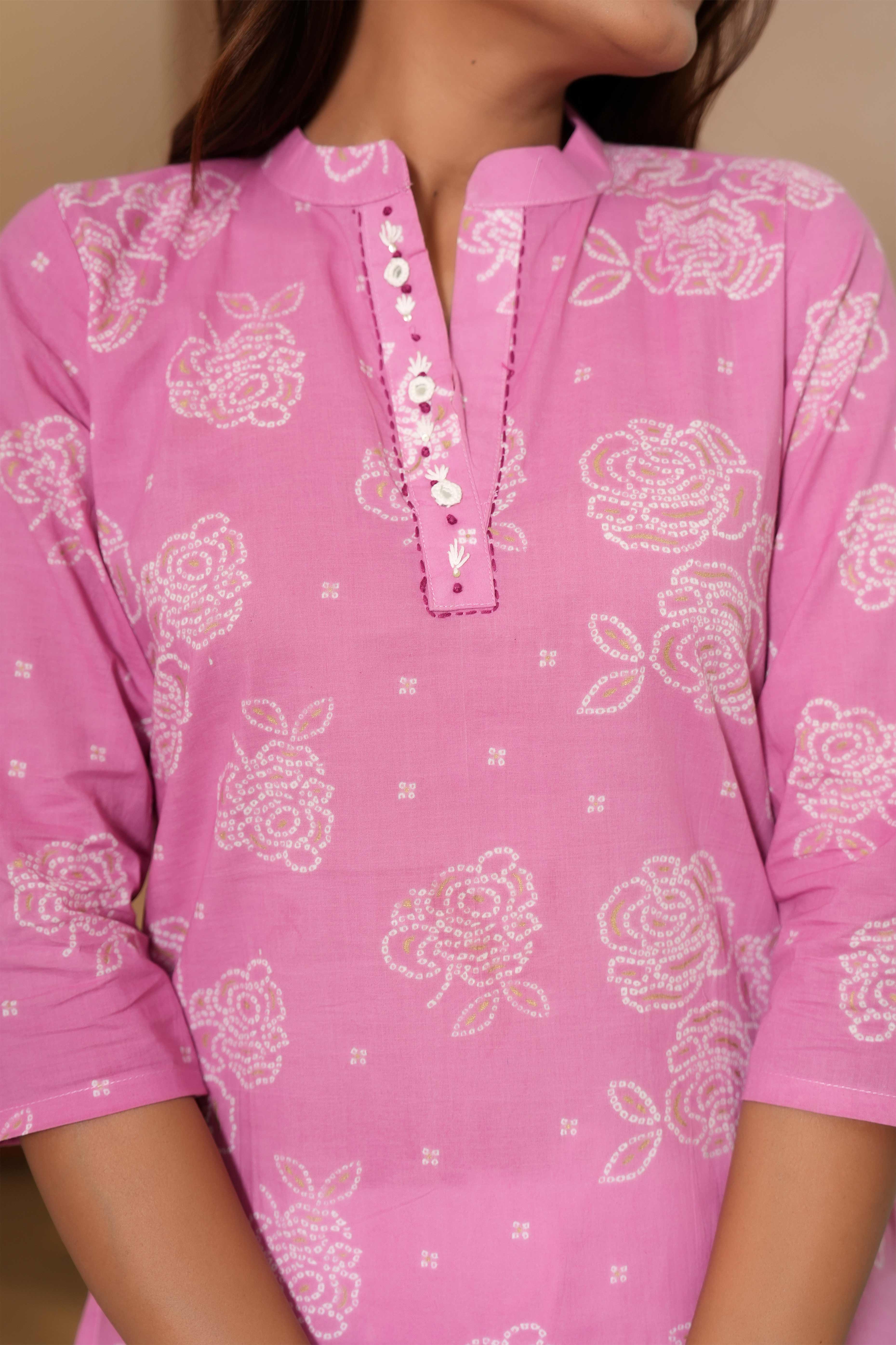 Light Pink Floral Cotton Kurti in Straight Fit For Daily Wear - Image 2