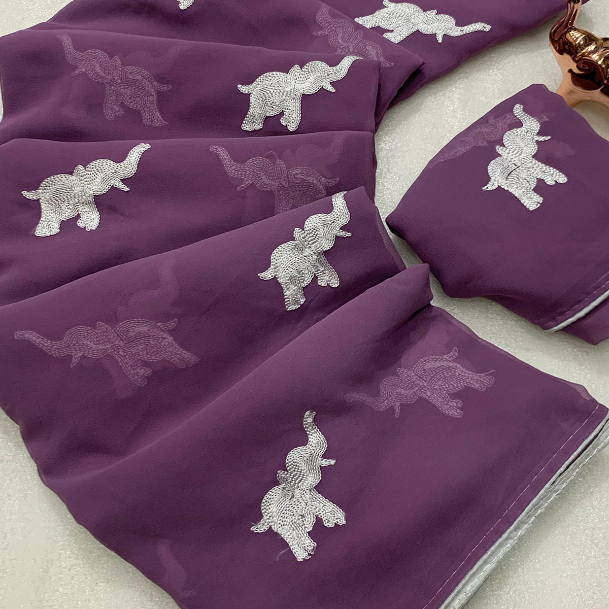 Light Purple Georgette Saree Featuring Exquisite Elephant Embroidery - Image 2