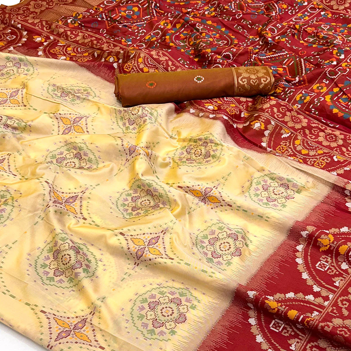 Light Yellow & Maroon Floral Woven Pure Silk Saree - Image 2