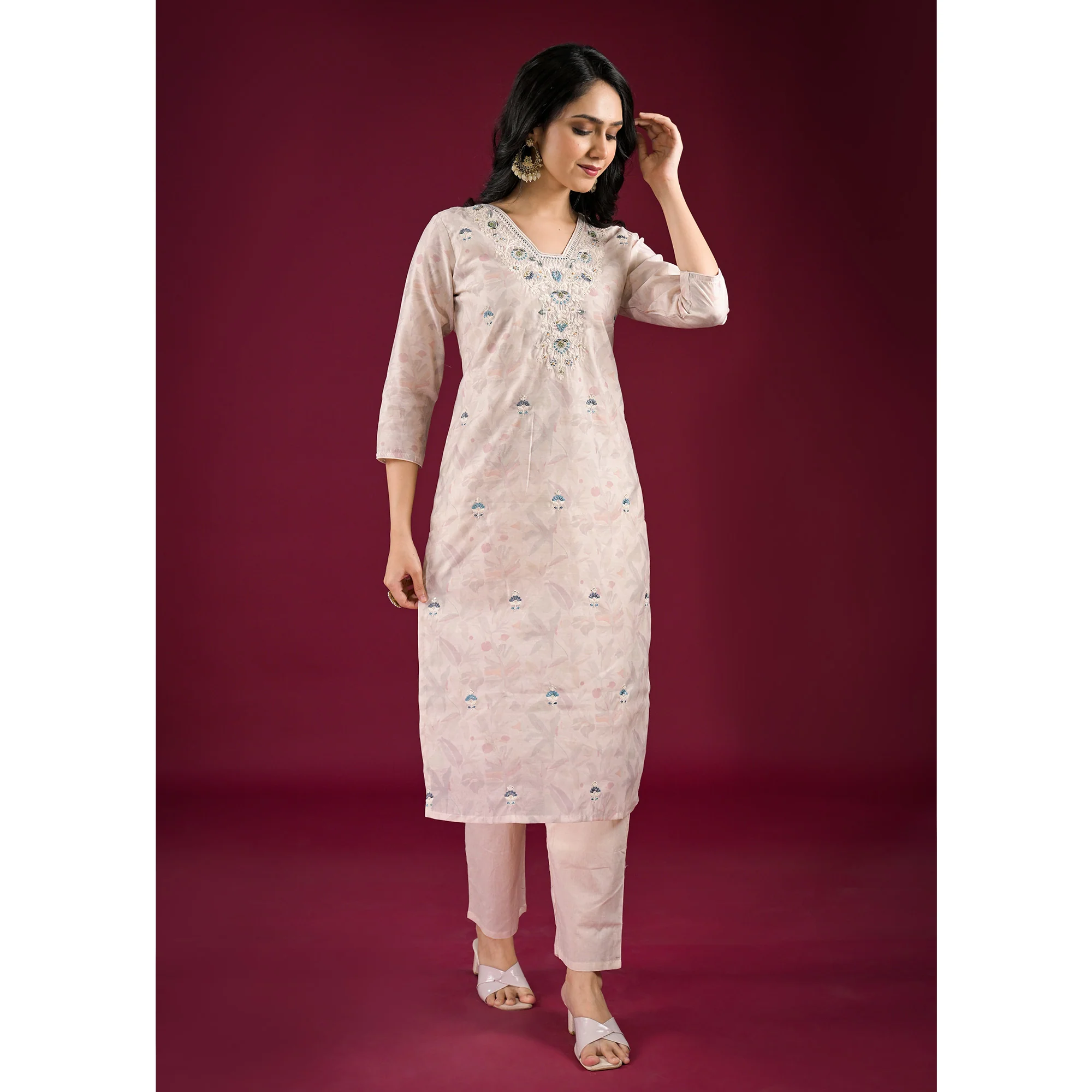 Linen White Floral Embroidered Chanderi Silk Salwar Suit - Image 6