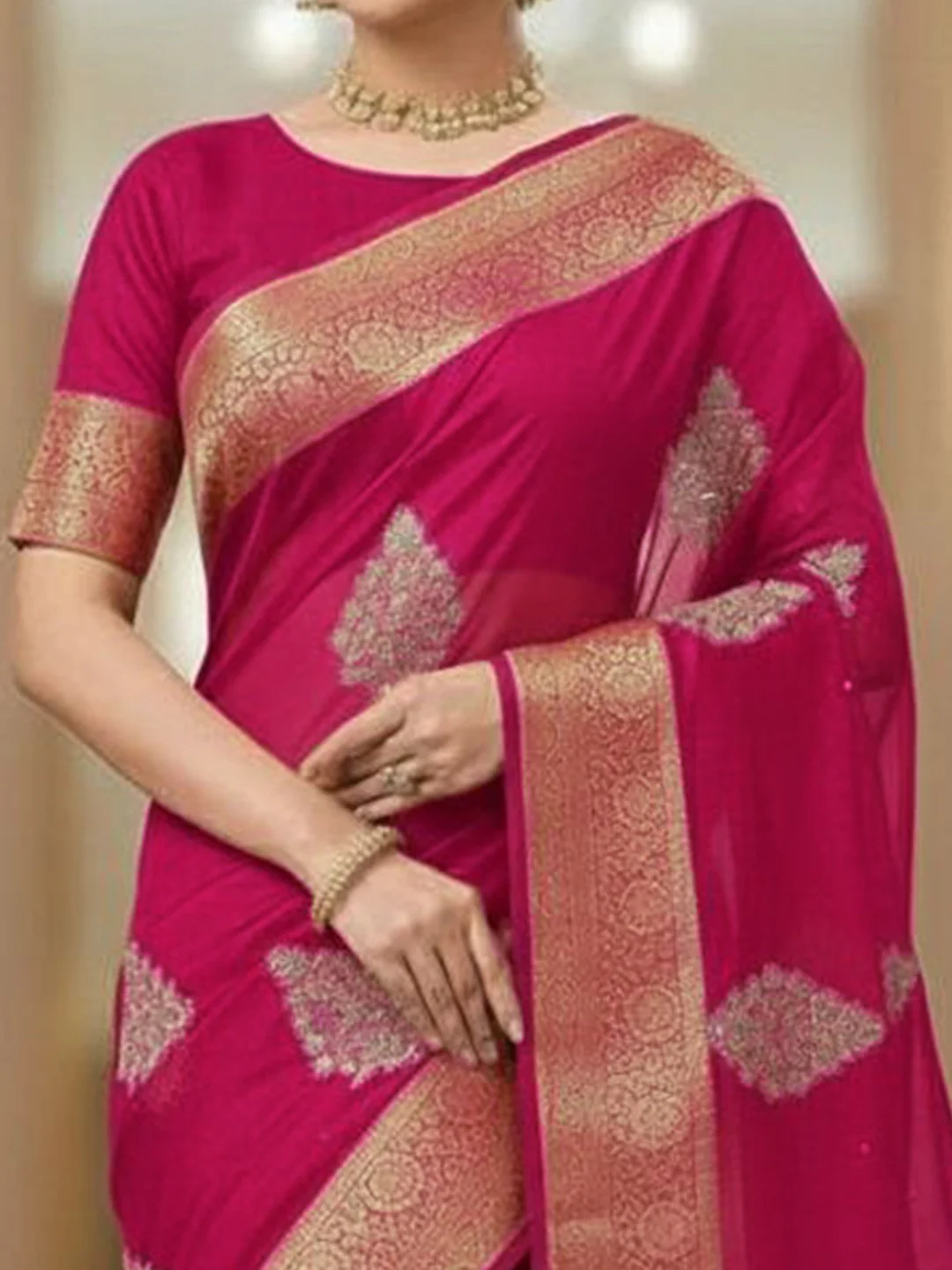 Luxurious Rani Pink Floral Sequins Embroidery Organza Saree With Intricate Weaving Jacquard Border - Image 3