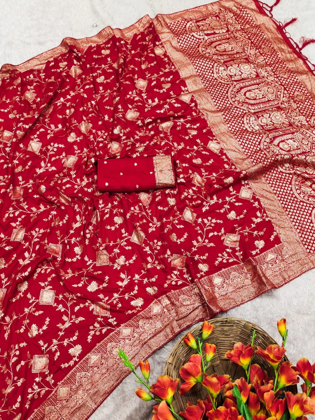 Luxurious Red Floral Weaving Dola Silk Saree With Handcrafted Tassel Pallu Finish - Image 3