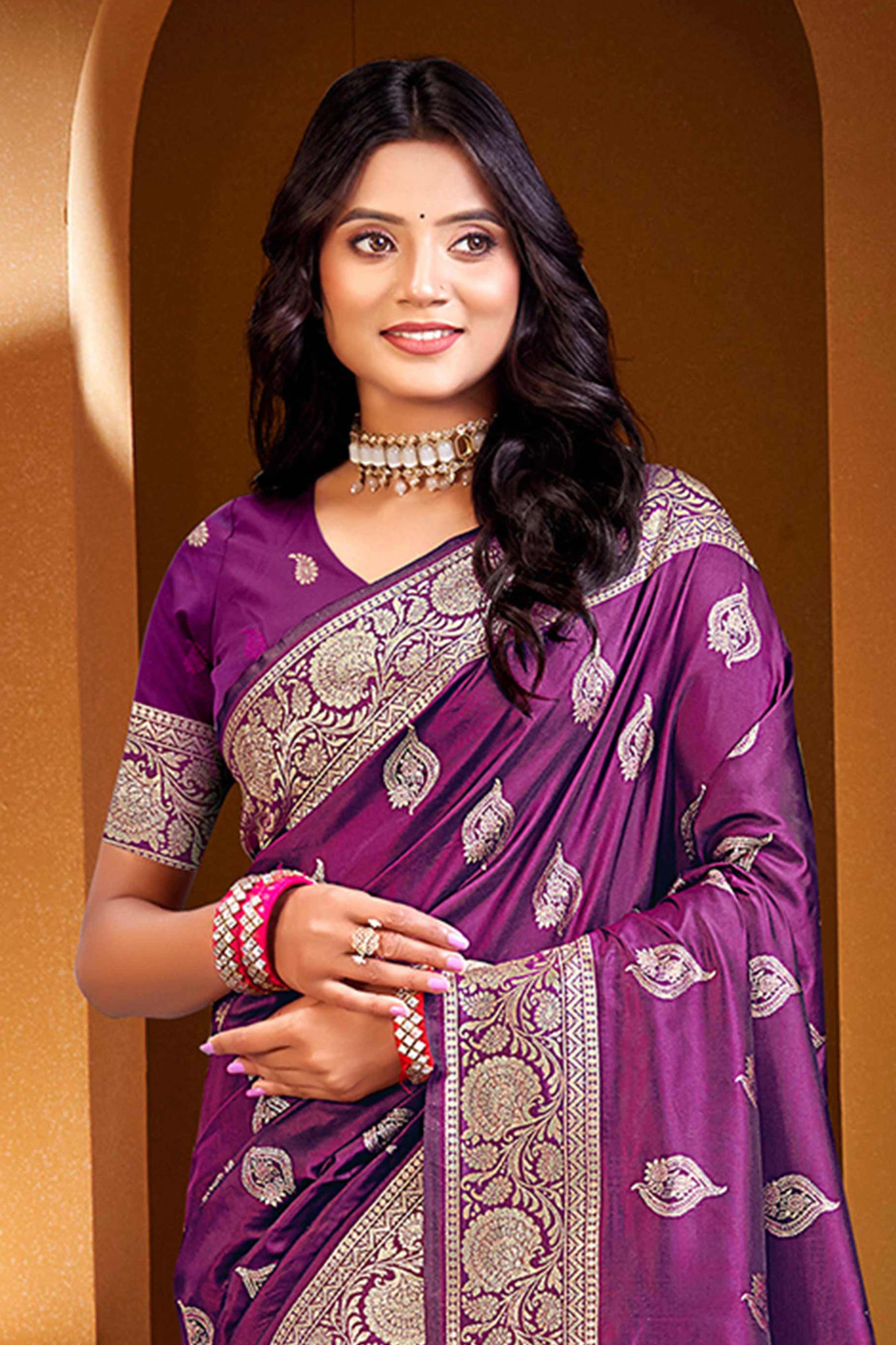 Luxury Purple Floral Weaving Silk Blend Saree Finished With A Digital Peacock Printed Pallu - Image 3