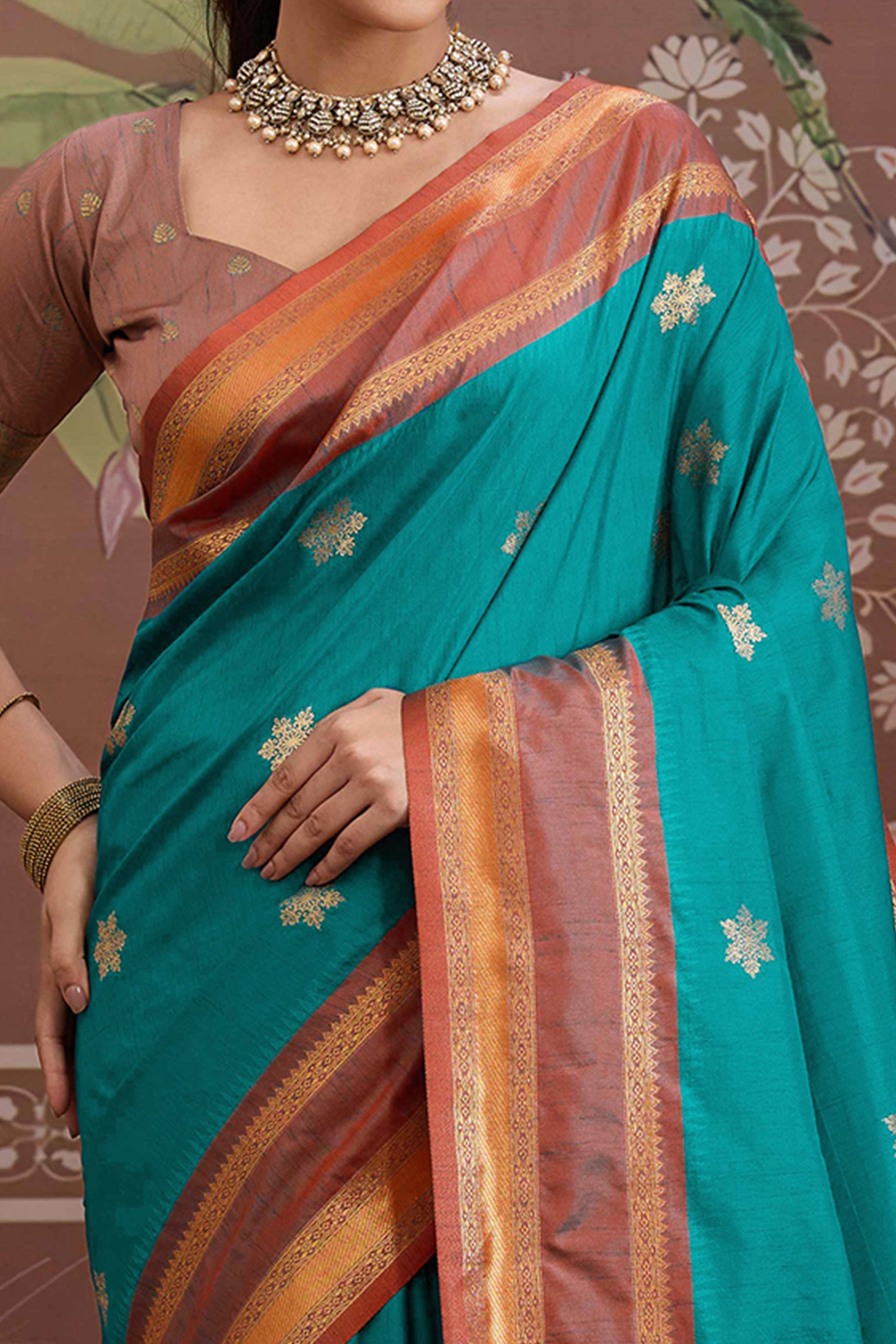 Luxury Style Morpich Green Saree in Silk Blend with Intricate Zari Work - Image 2