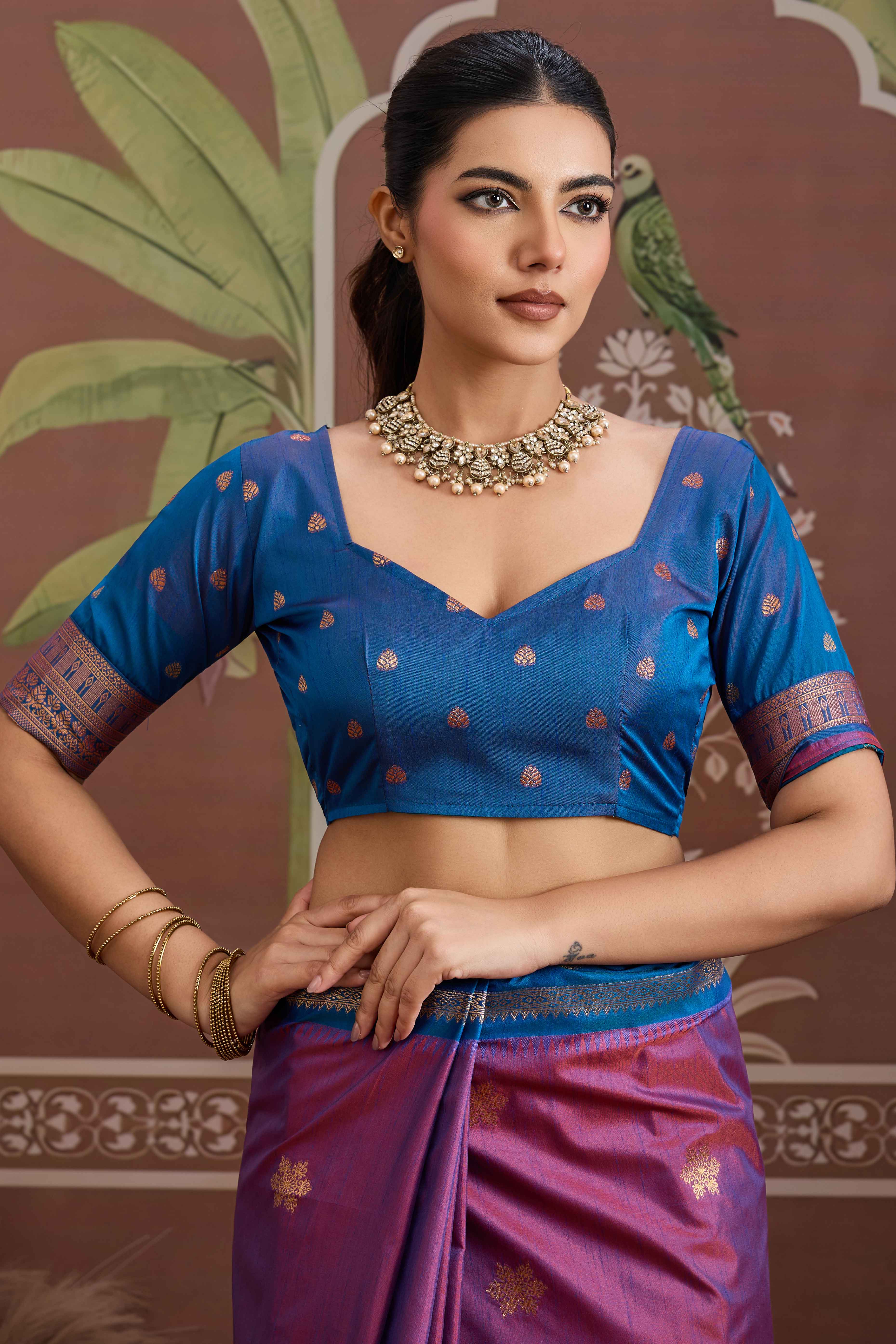 Luxury Style Purple Saree in Silk Blend with Intricate Zari Work - Image 7