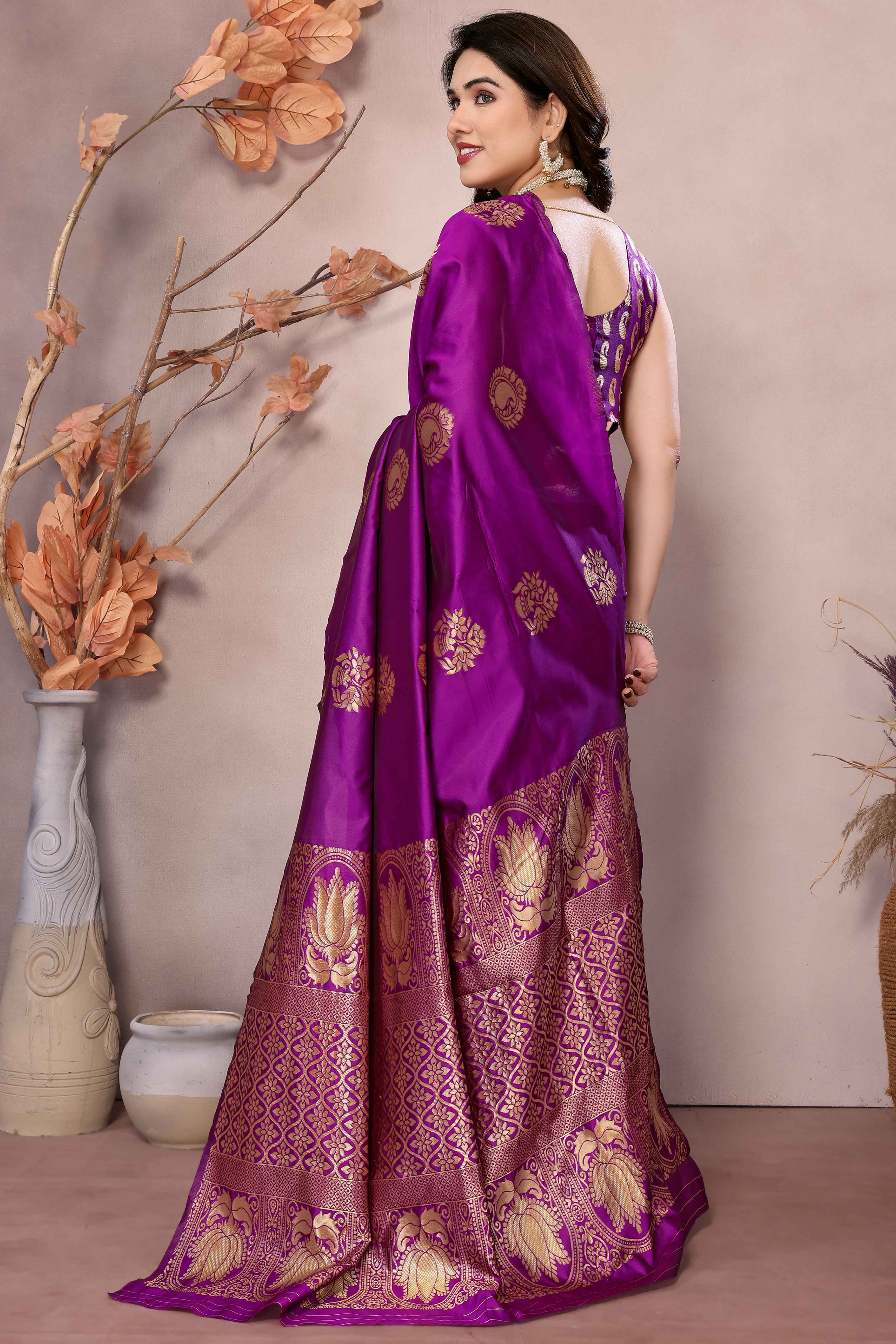 Magenta Floral Woven Banarasi Silk Saree - Image 5
