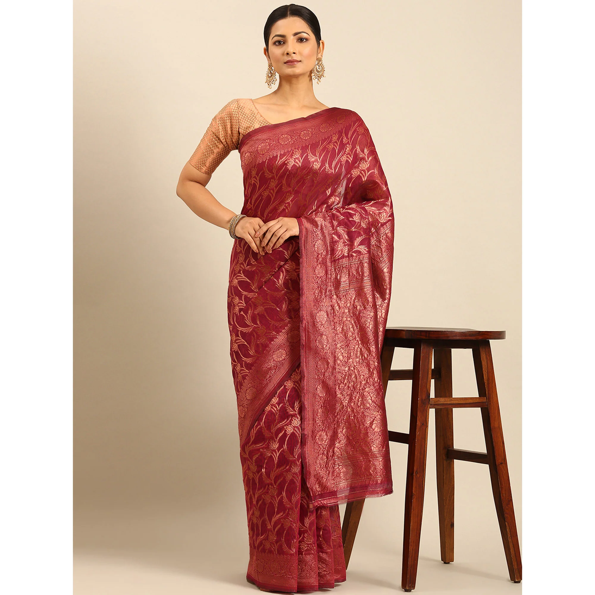 Magenta Floral Woven Cotton Silk Saree - Image 4