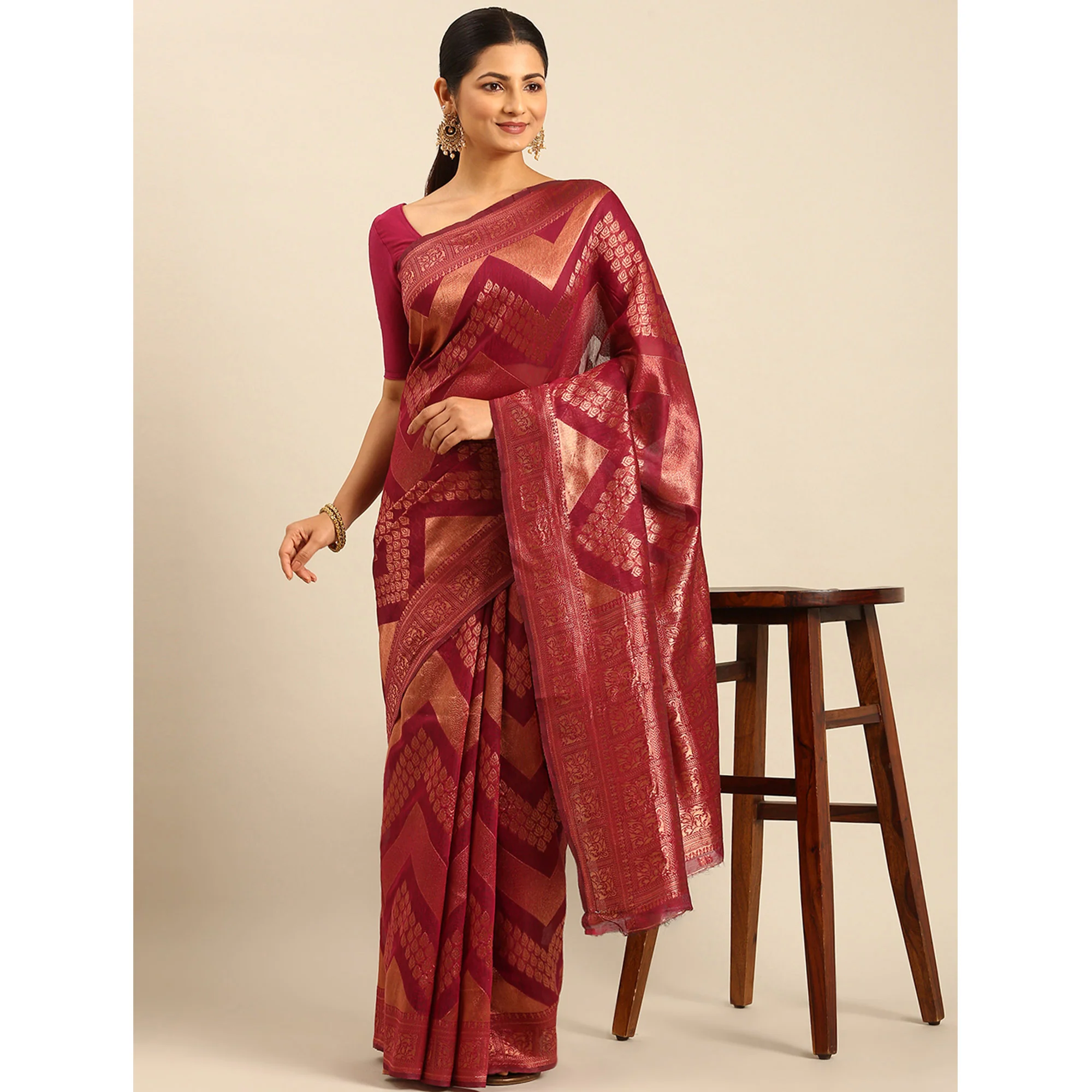 Magenta Floral Woven Cotton Silk Saree - Image 4