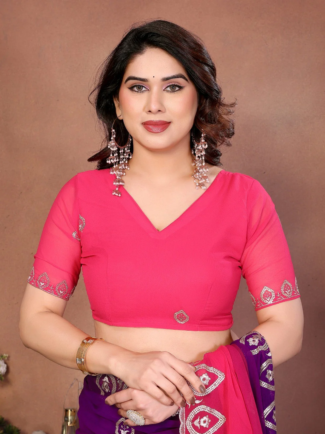 Magenta Georgette Party Wear Saree with Designer Embroidered Border - Image 3