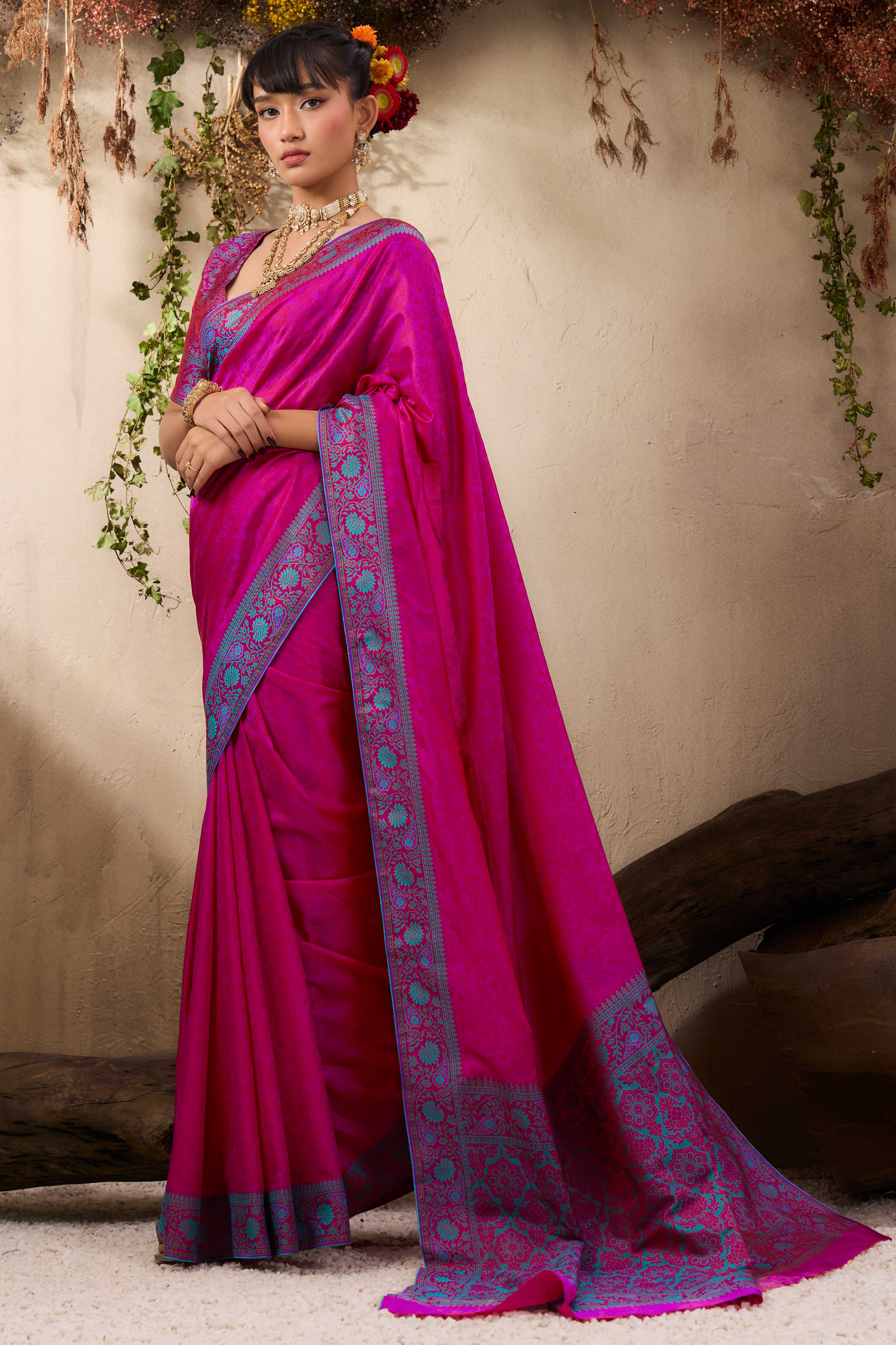Magenta Pure Silk Kanjivaram Handloom Saree Enhanced with Zari Woven Patterns - Image 4