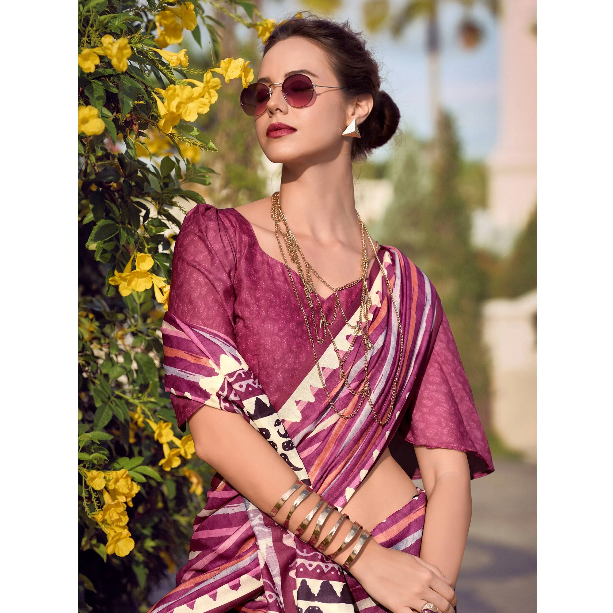 Magenta Striped Printed Mul Pure Silk Saree - Image 5