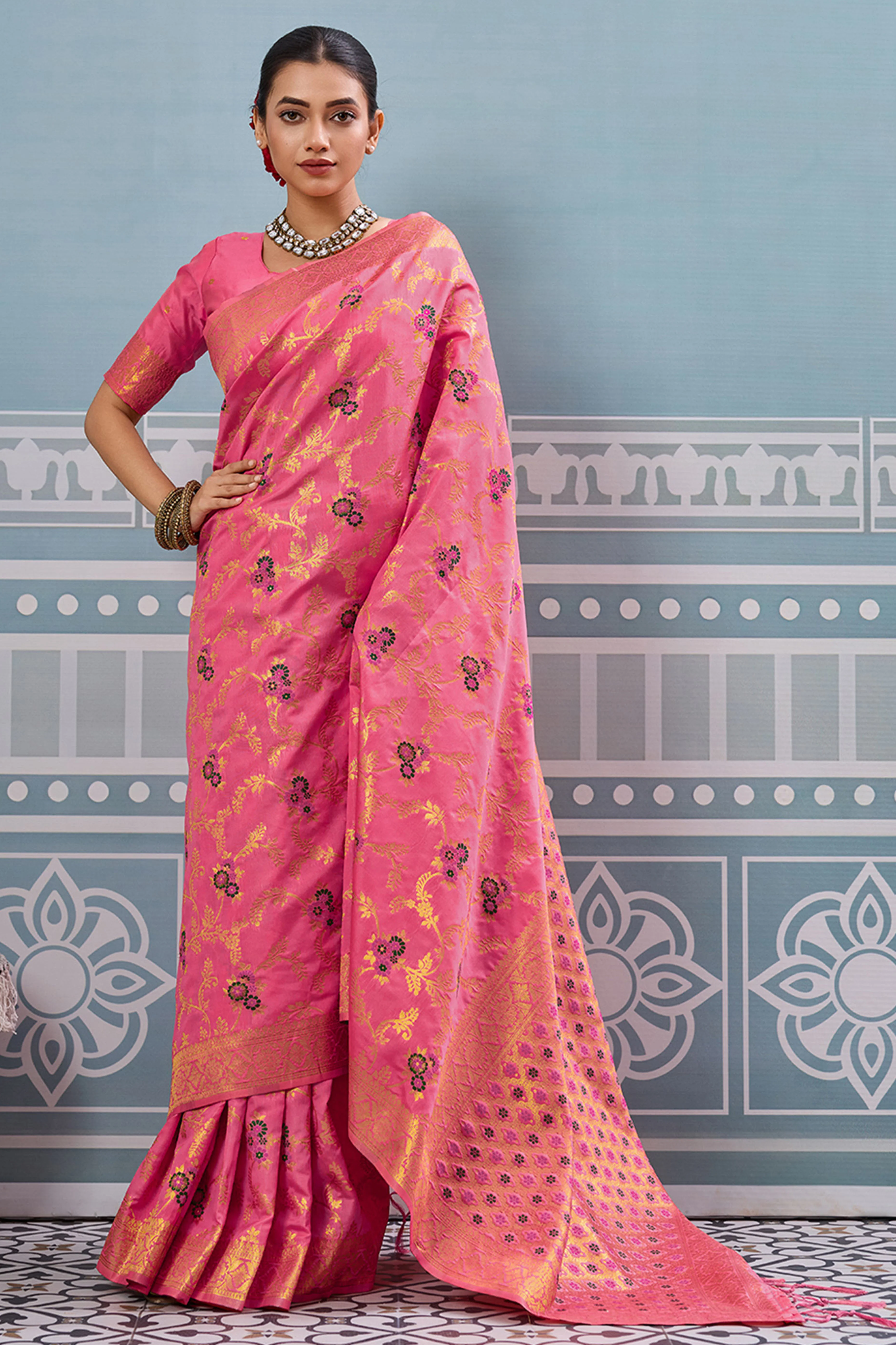Majestic Bloom Pink Floral Zari Weaving Silk Blend Saree With Elegant Tassel Pallu - Image 3