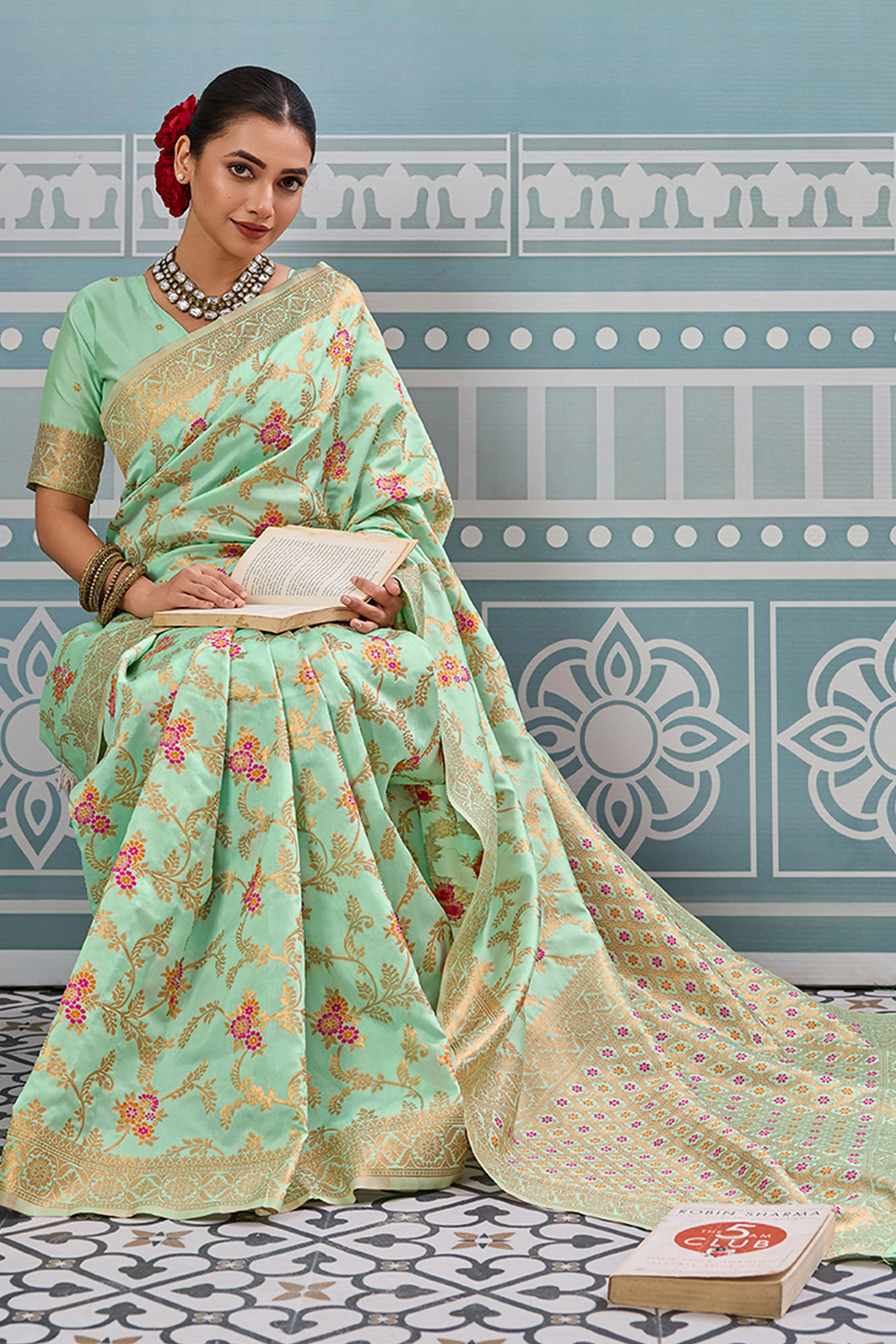 Majestic Bloom Sea Green Floral Zari Weaving Silk Blend Saree With Elegant Tassel Pallu - Image 3