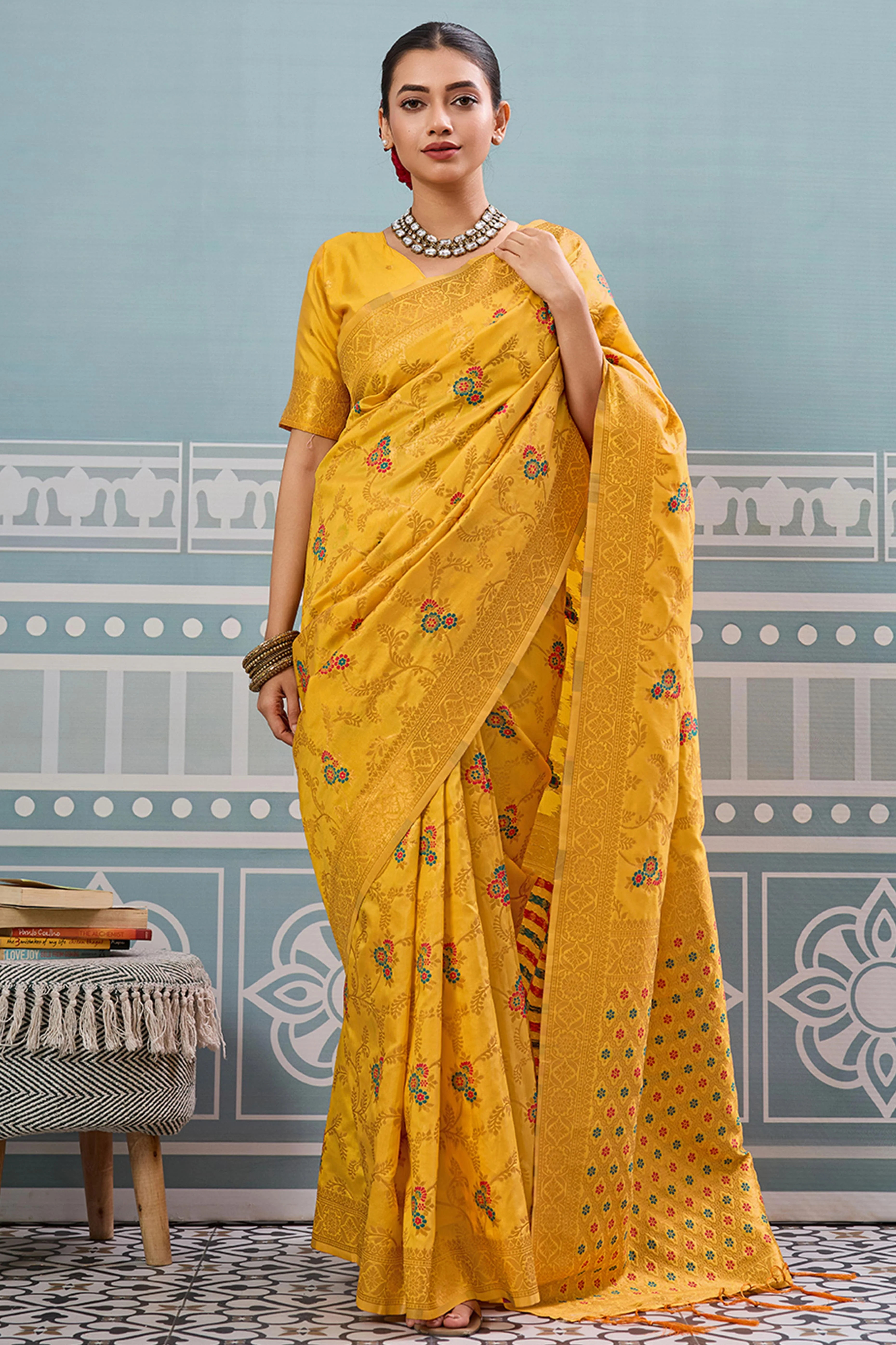 Majestic Bloom Yellow Floral Zari Weaving Silk Blend Saree With Elegant Tassel Pallu - Image 3
