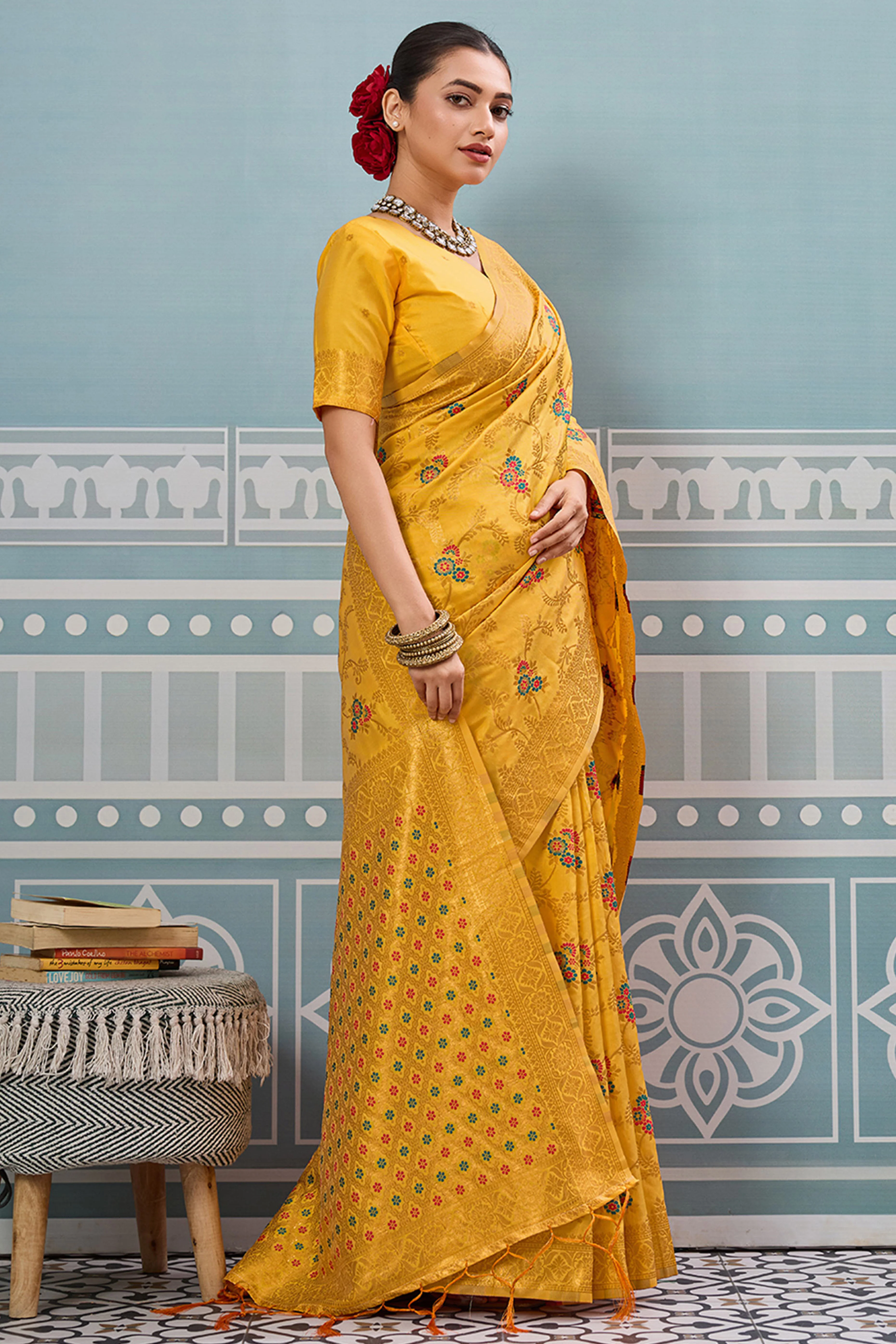 Majestic Bloom Yellow Floral Zari Weaving Silk Blend Saree With Elegant Tassel Pallu - Image 4