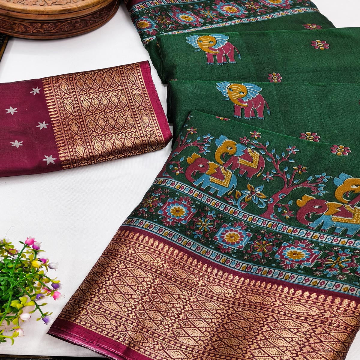 Majestic Green stard Elephant & Floral Printed Dola Silk Saree Featuring Intricate Weaving Border - Image 2