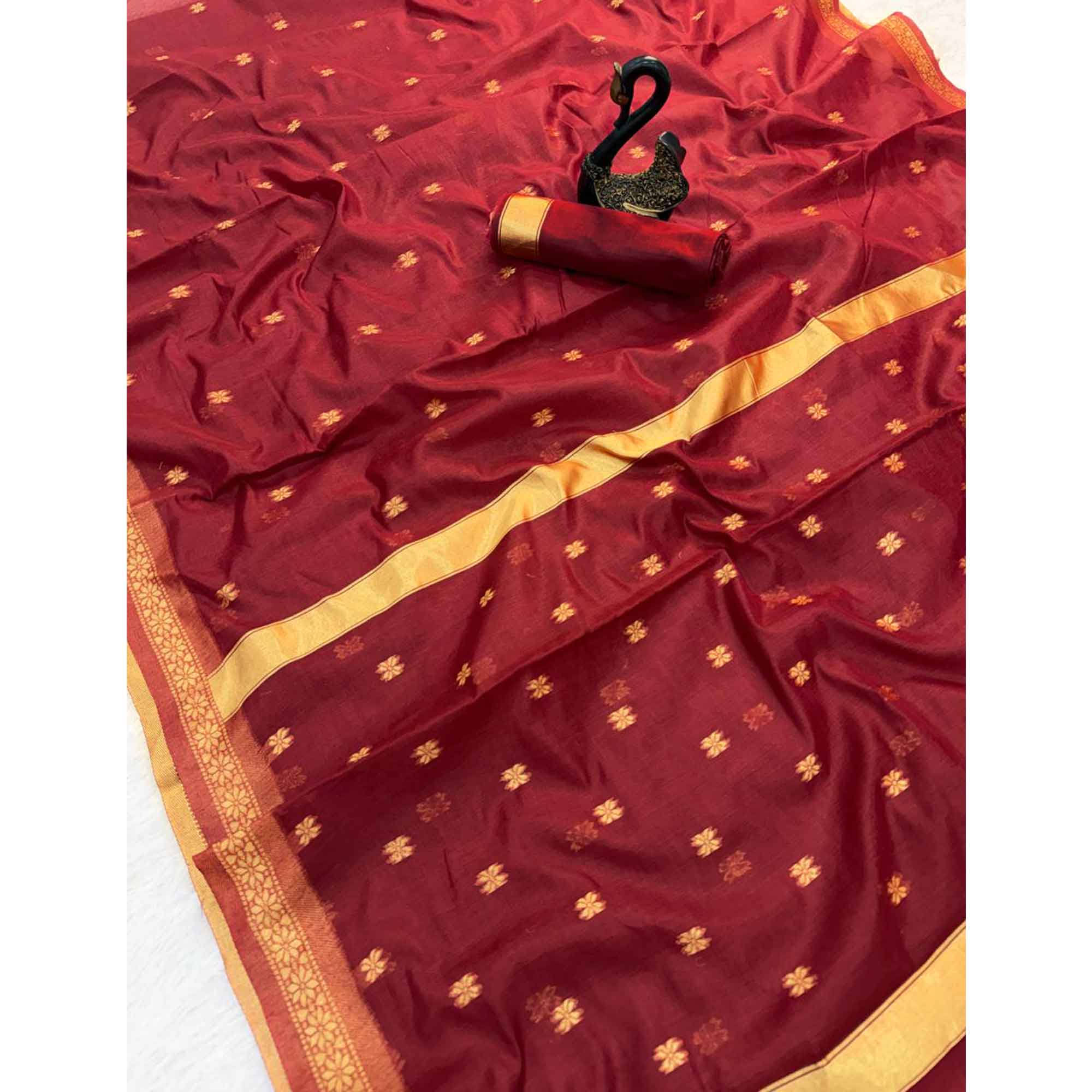 Maroon Classic Linen Cotton Saree Enhanced with Fine Zari Butti Weaving Detailing - Image 3