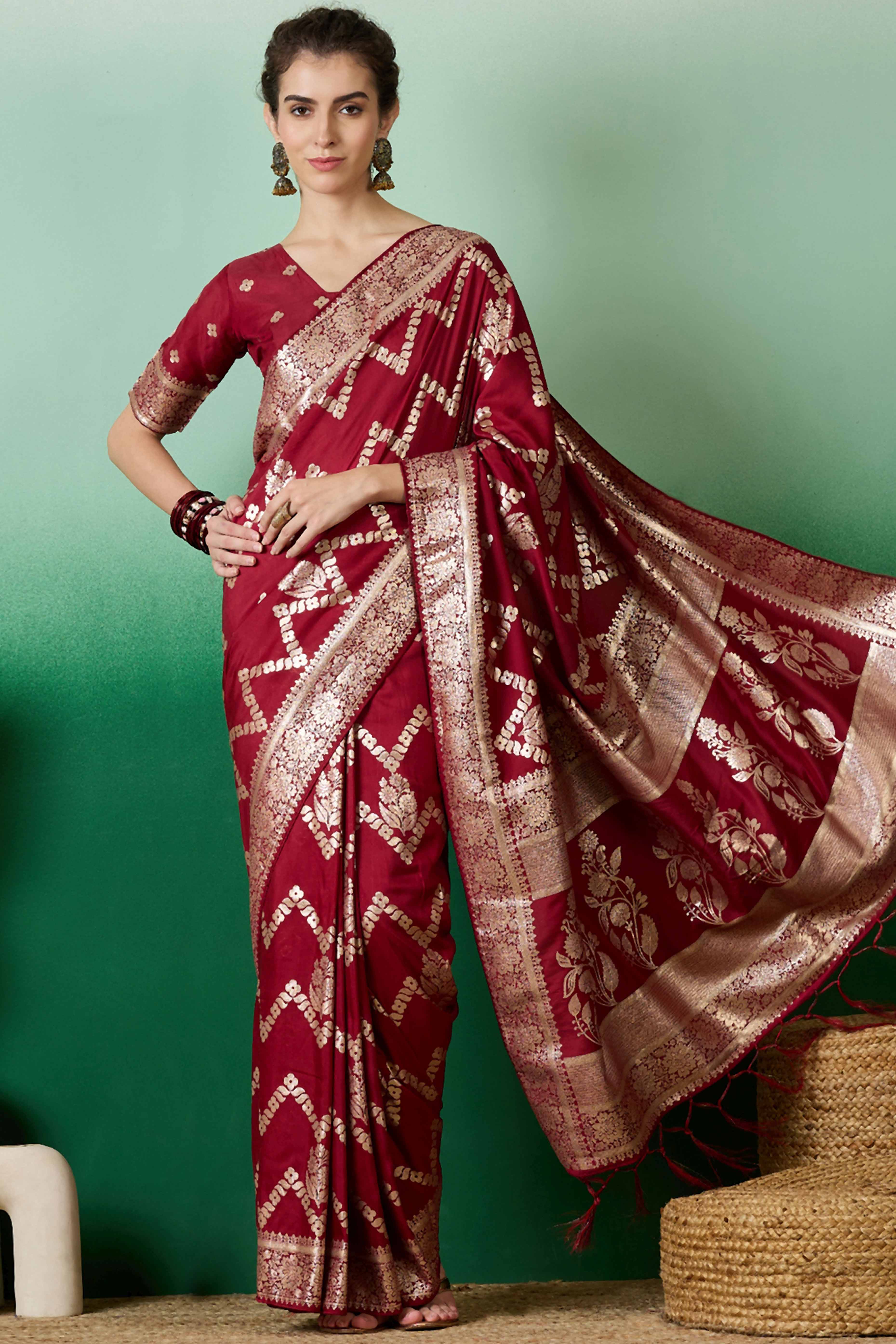 Maroon Cotton Blend Jacquard Saree Adorned With Floral Weaving & Graceful Tassel Pallu - Image 3