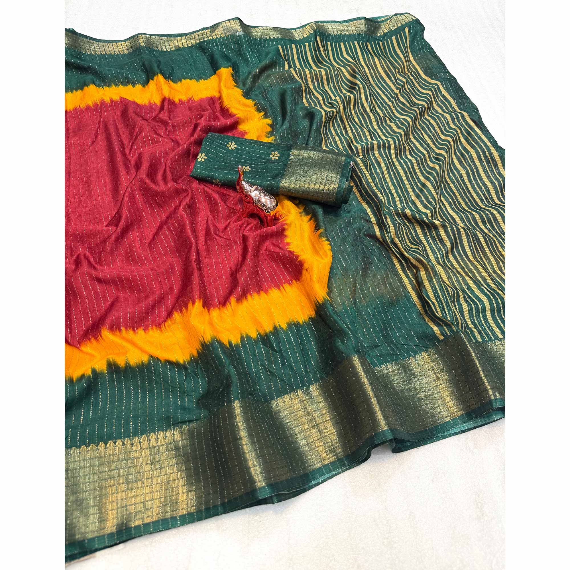 Maroon Dual Tone Woven Dola Silk Saree with Zari Weaving - Image 4