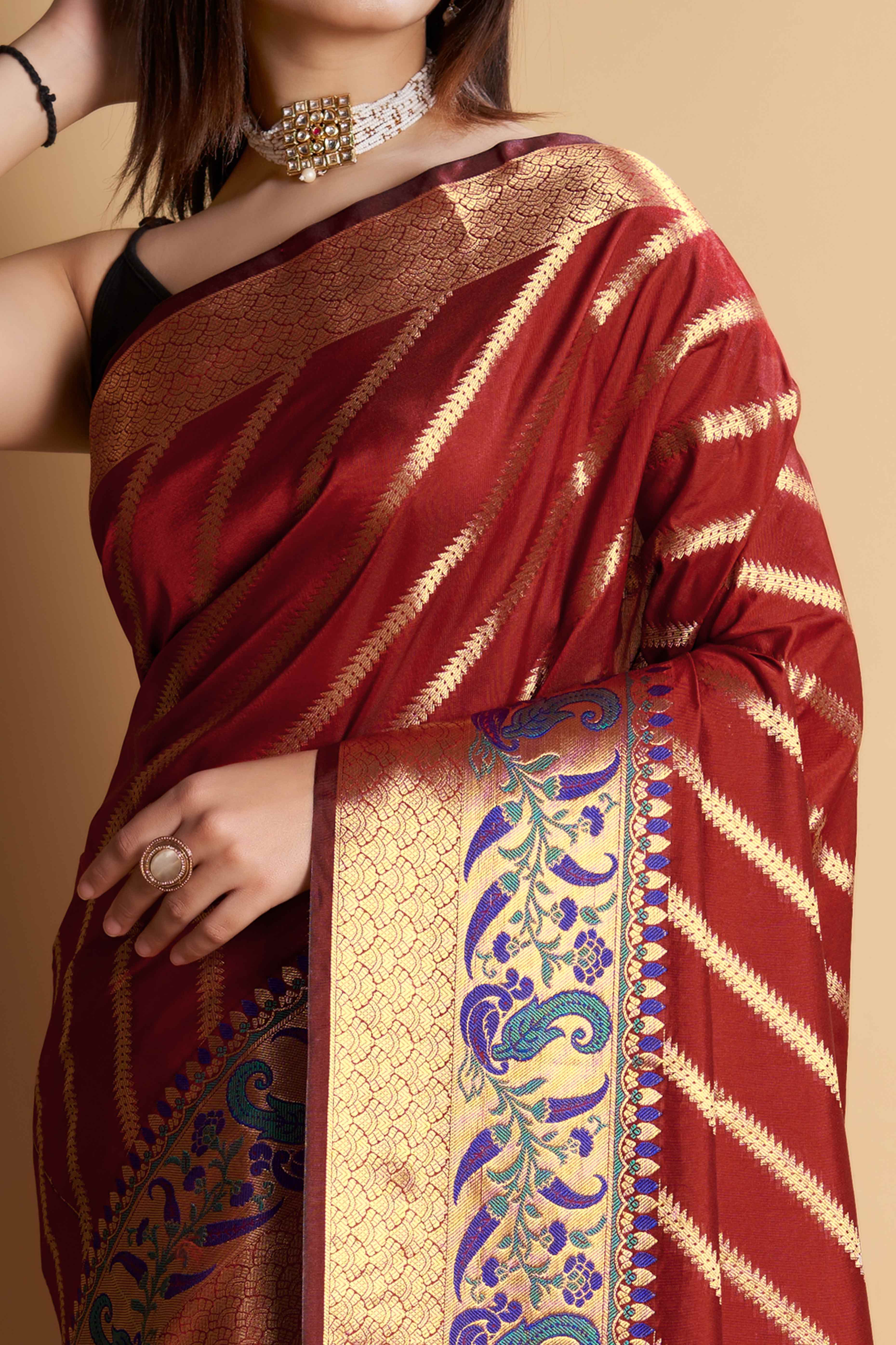 Maroon Zari Weaving Banarasi Silk Saree - Image 2
