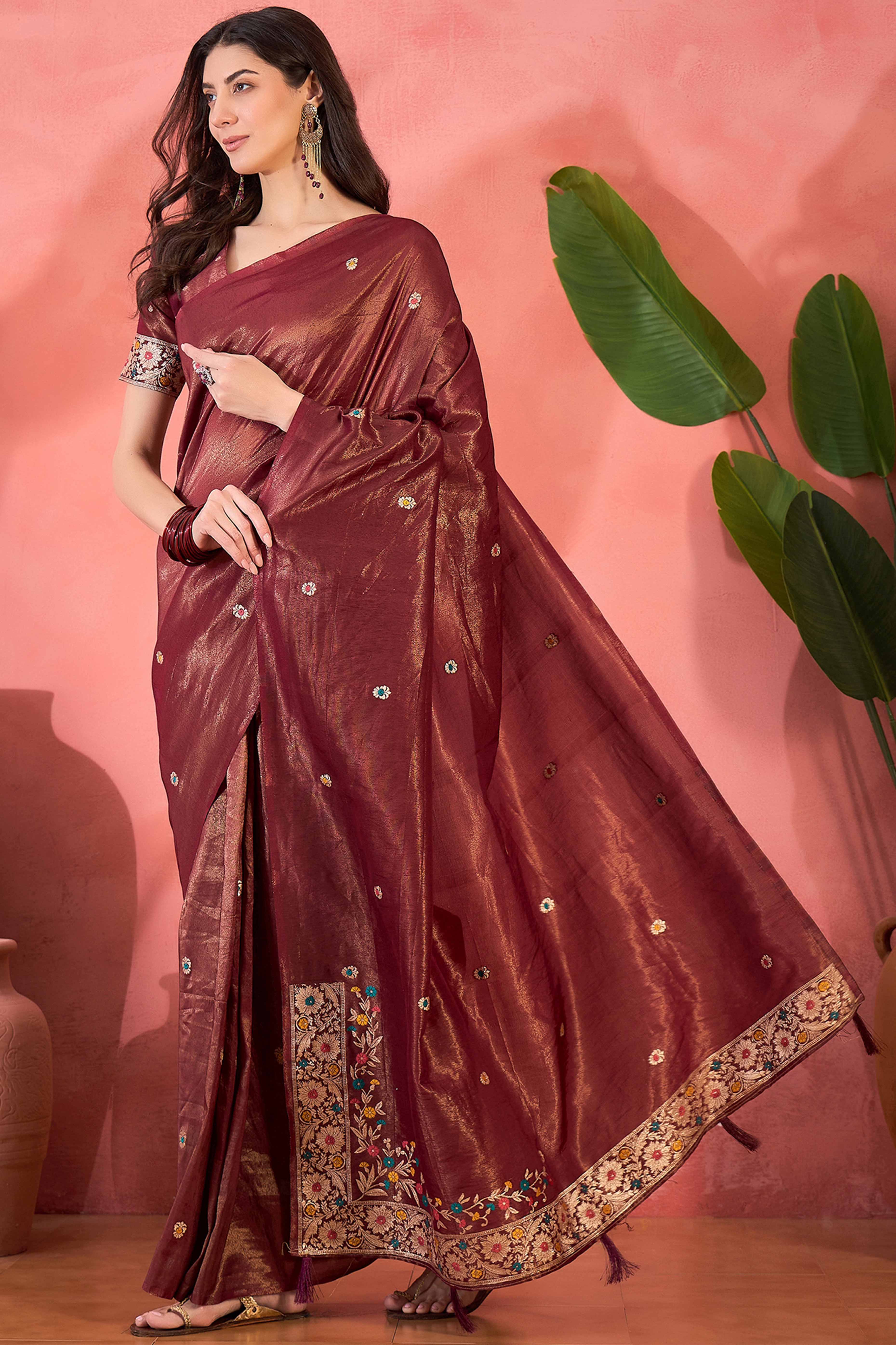 Maroon Zari Woven Shimmer Saree With Floral Motifs & Flowing Tassel Pallu - Image 3