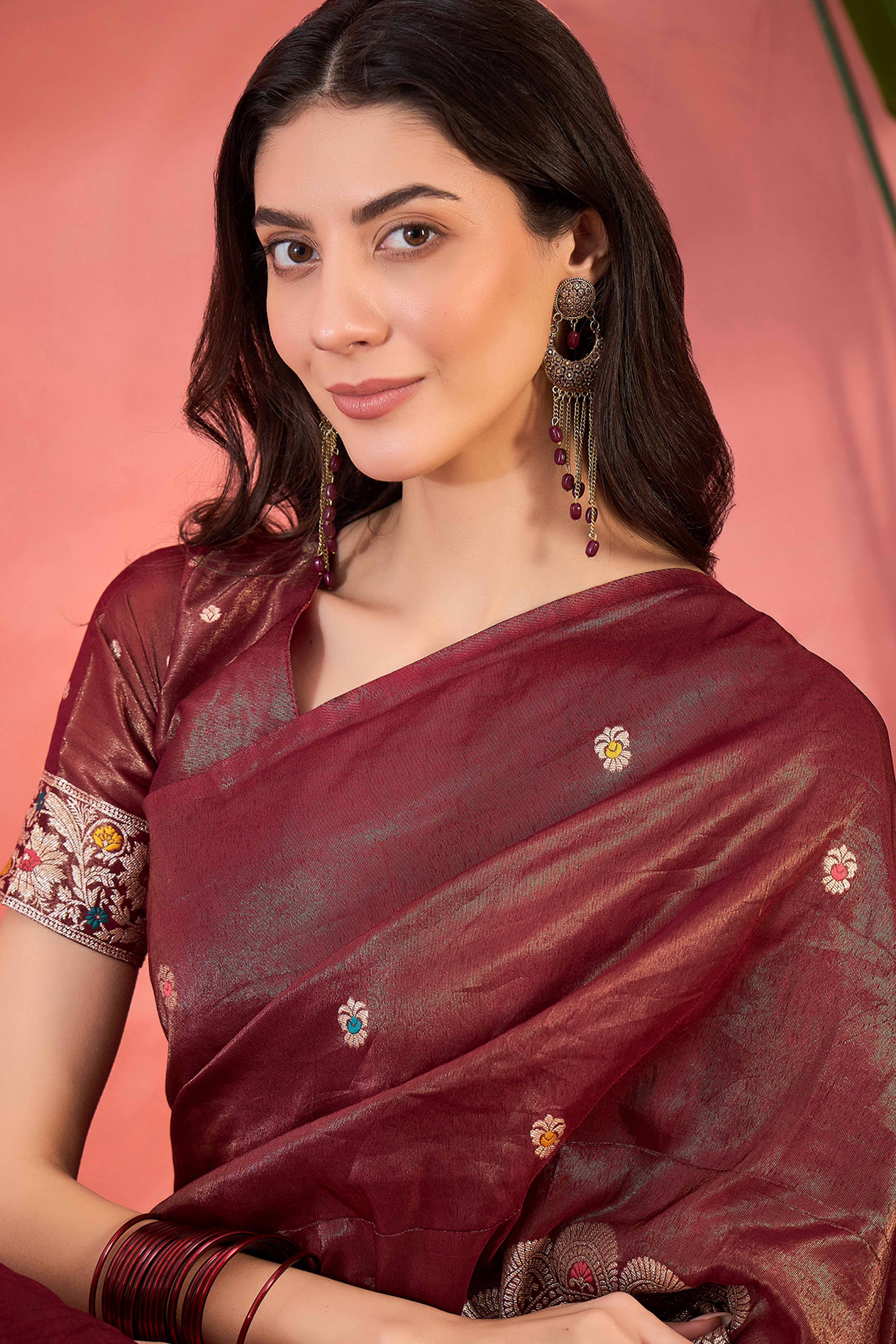 Maroon Zari Woven Shimmer Saree With Floral Motifs & Flowing Tassel Pallu - Image 6