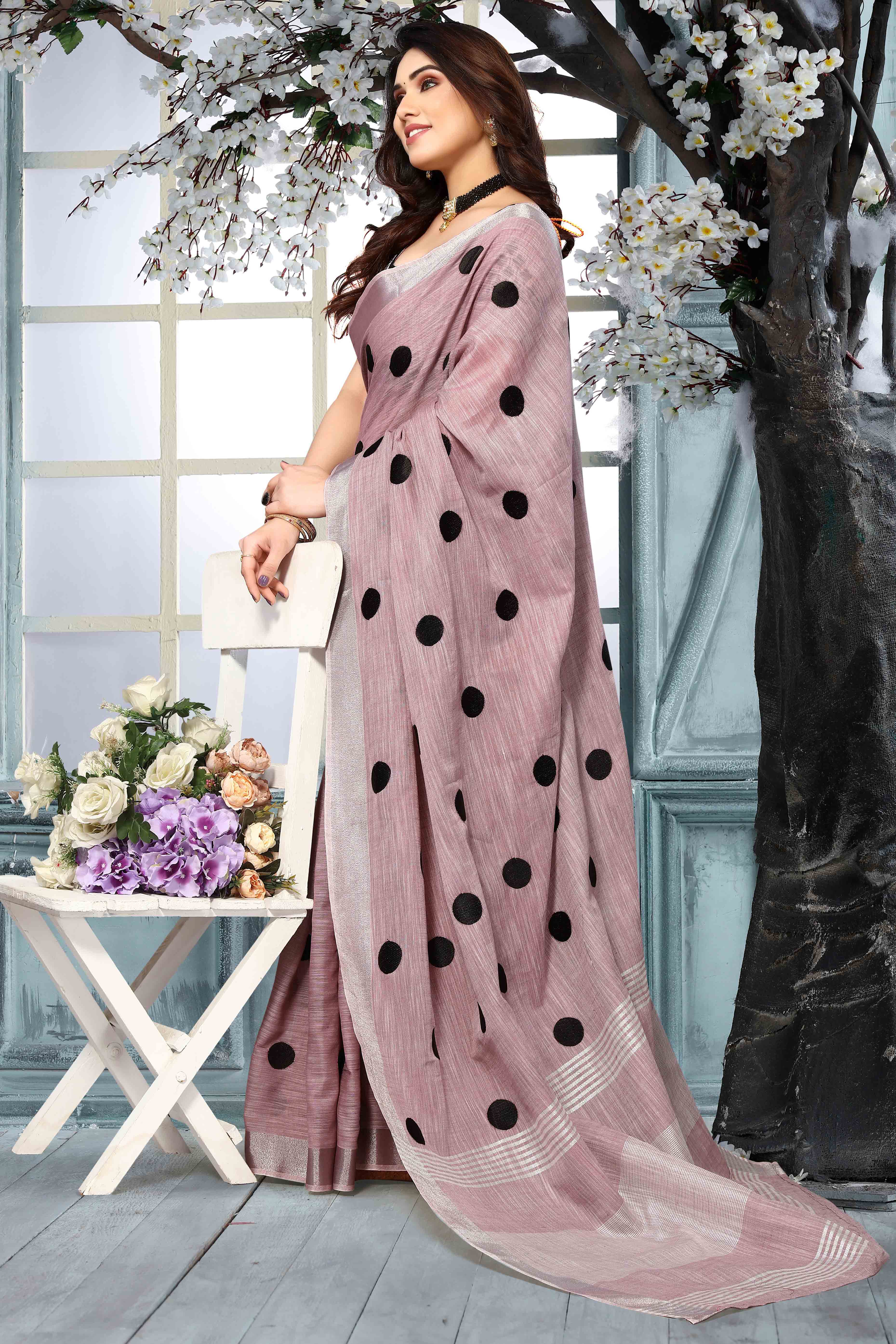Mauve Embroidered Linen Cotton Saree With Zari Border - Image 3