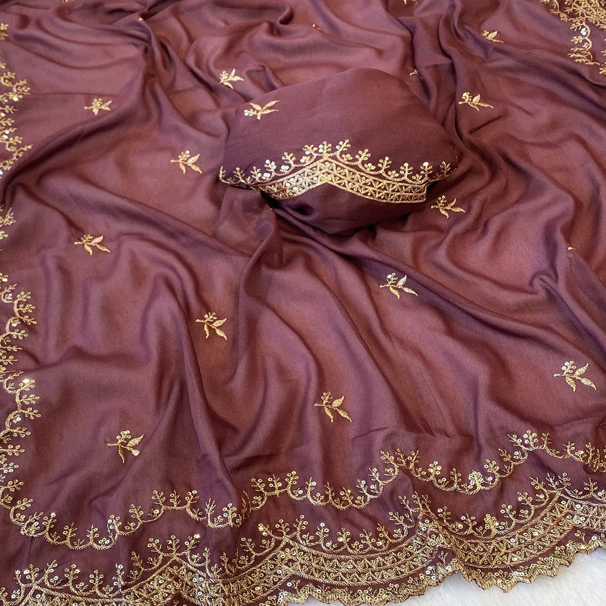 Mauve Embroidered Star Georgette Saree Designed for Stylish Party Wear - Image 2