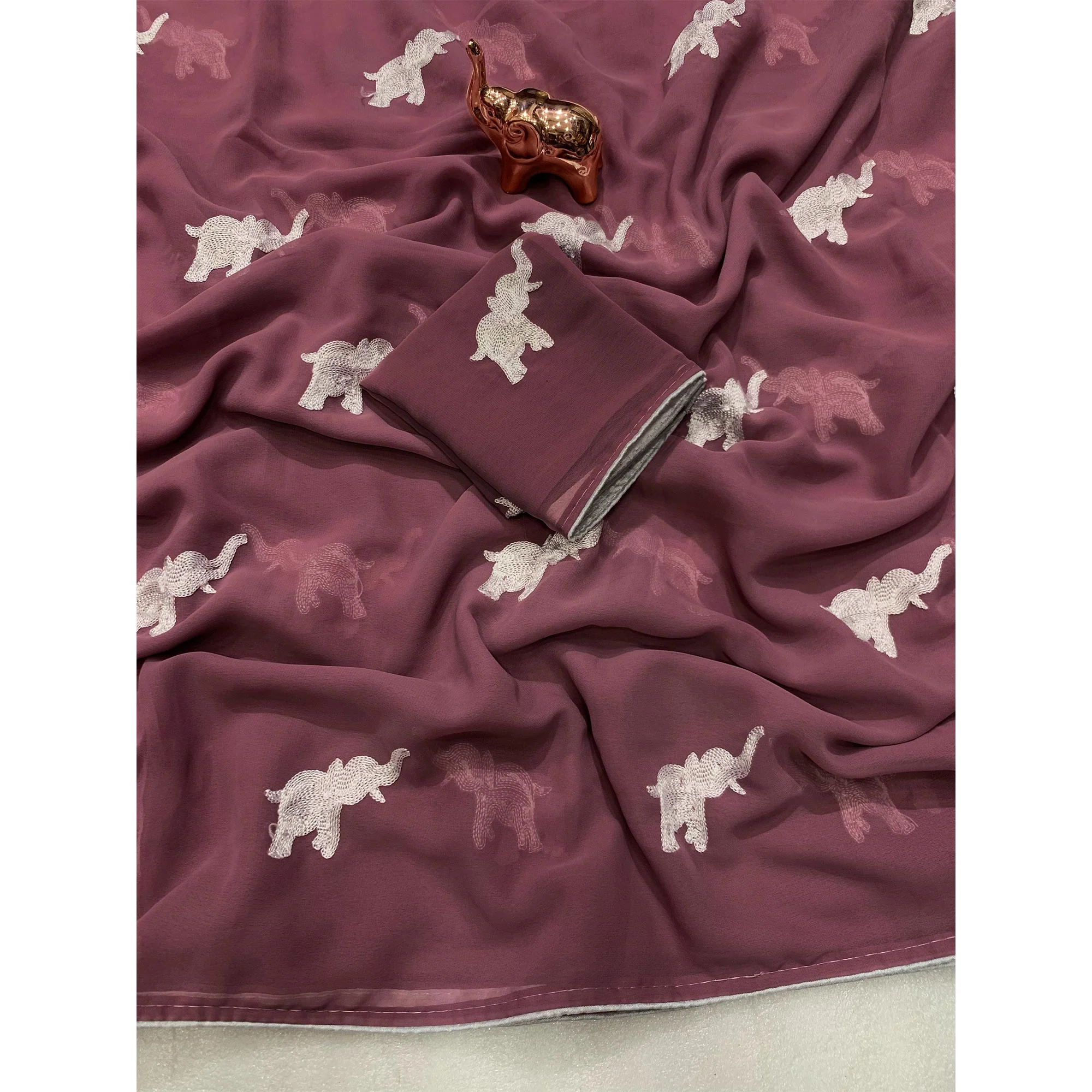 Mauve Georgette Saree Featuring Exquisite Elephant Embroidery - Image 3