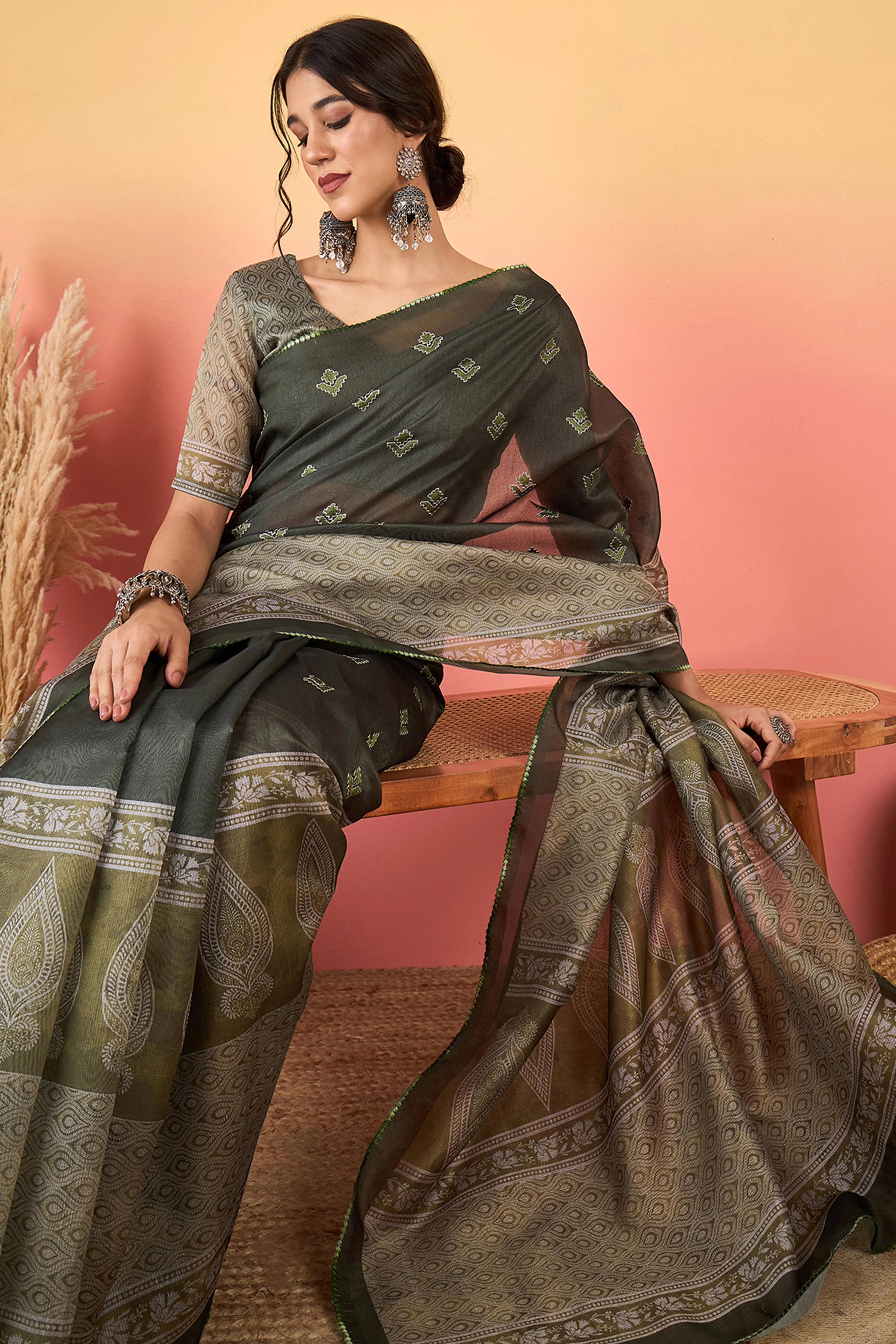 Mehendi Green Floral Embroidered Saree Made from Premium Lightweight Silk Blend Material - Image 6