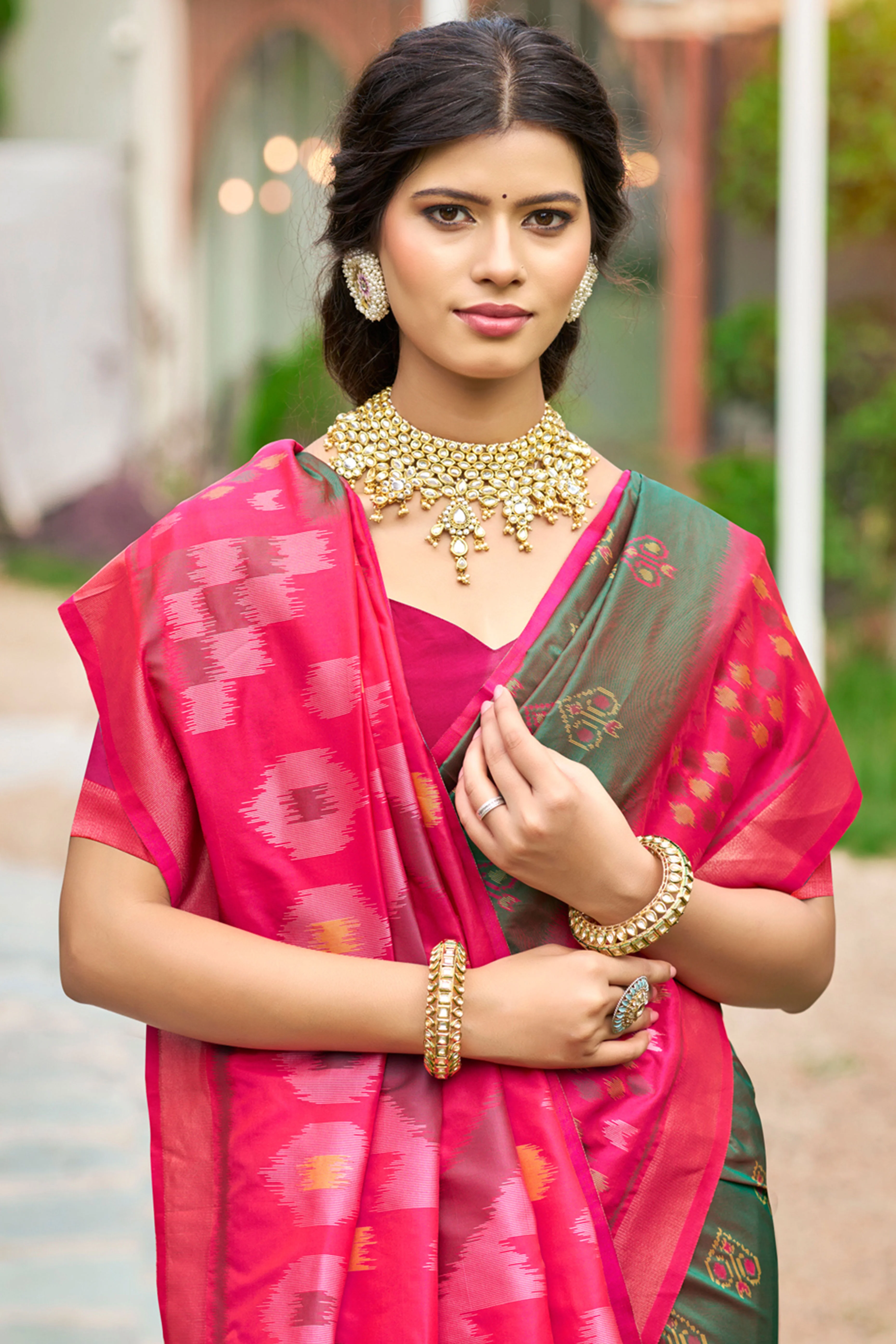 Mehendi Green Pochampally Ikkat Silk Blend Saree Completed With Refined Weaving & Tassel Pallu - Image 3