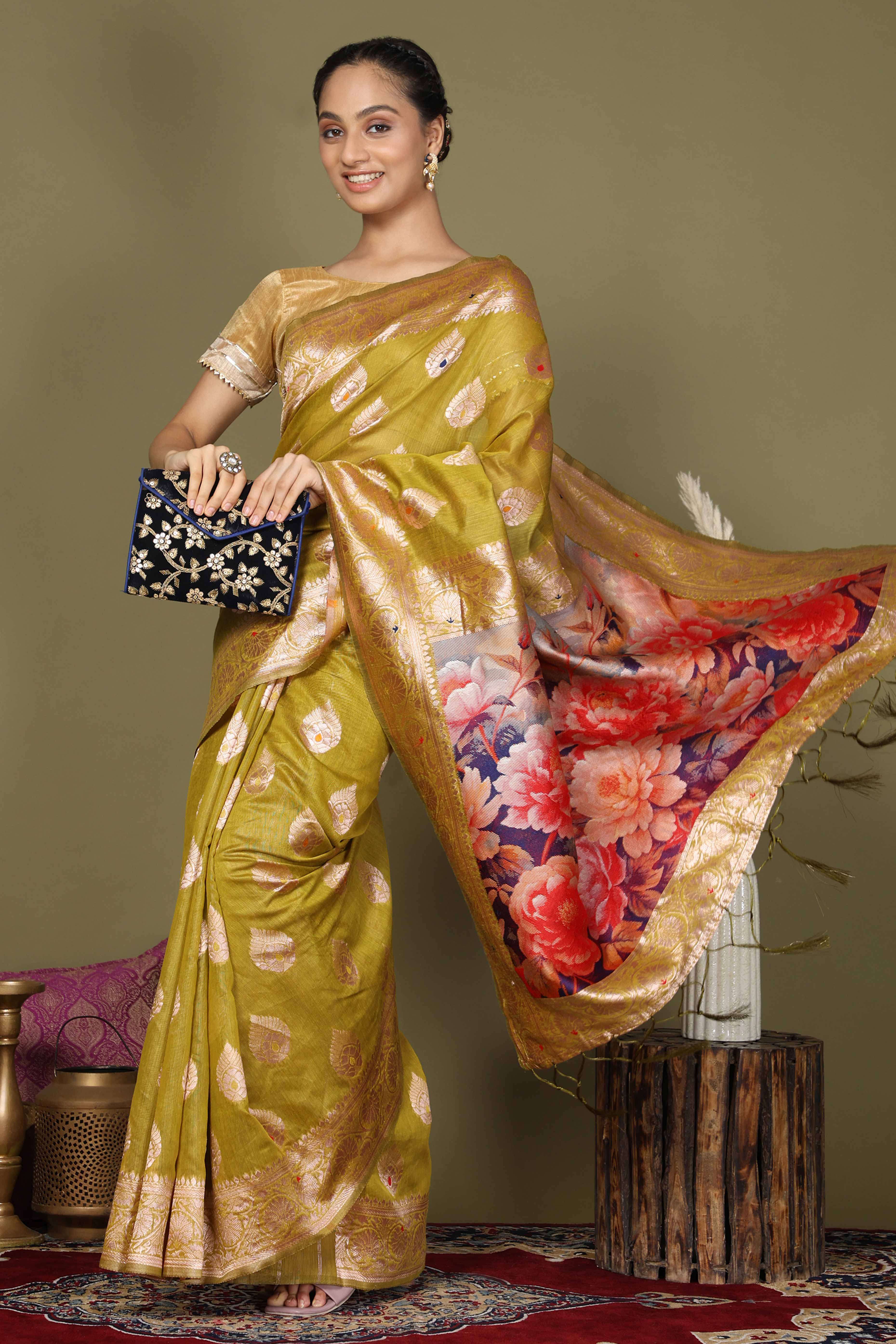 Mehendi Green Saree In Linen Cotton Featuring Floral Zari Weaving & Digital Printed Pallu - Image 4