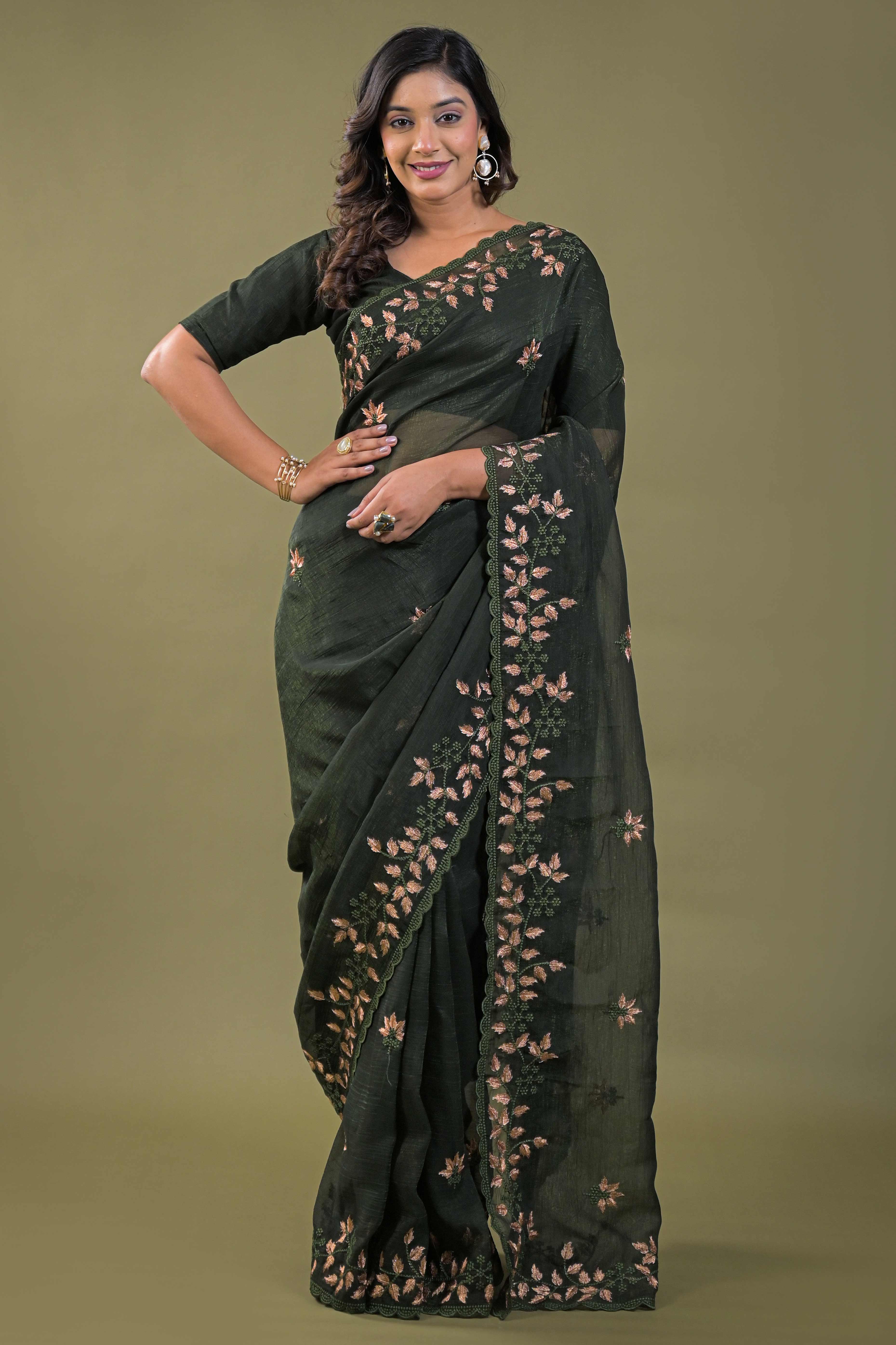Mehendi Green Sheer Organza Saree Adorned with Floral Embroidery - Image 4