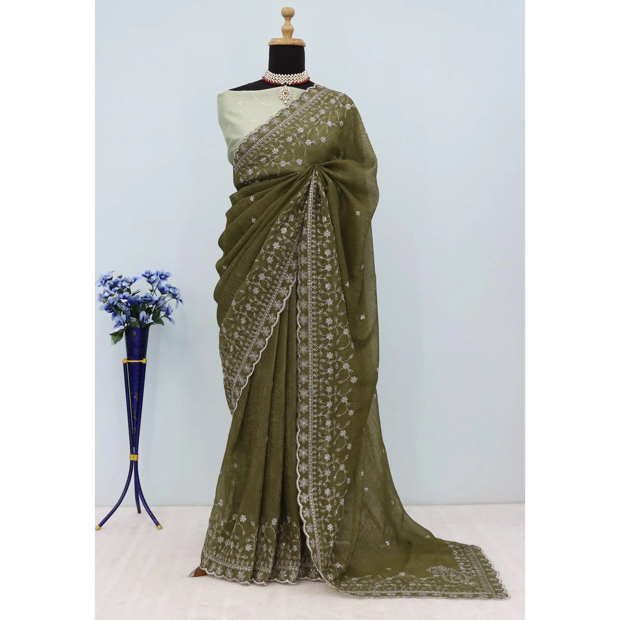 Mehendi Green Silk Blend Crush Saree Adorned With Floral Thread Embroidery & Sequins - Image 7